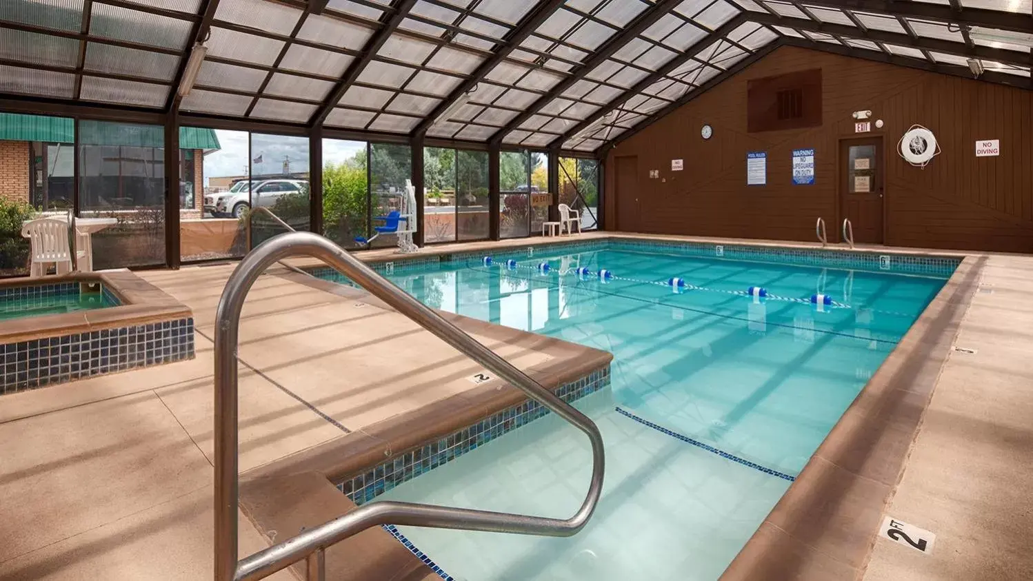 Swimming Pool in Best Western Paradise Inn
