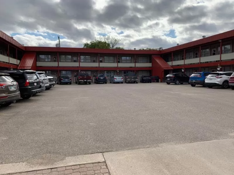 Property building in Dauphin Inn Express