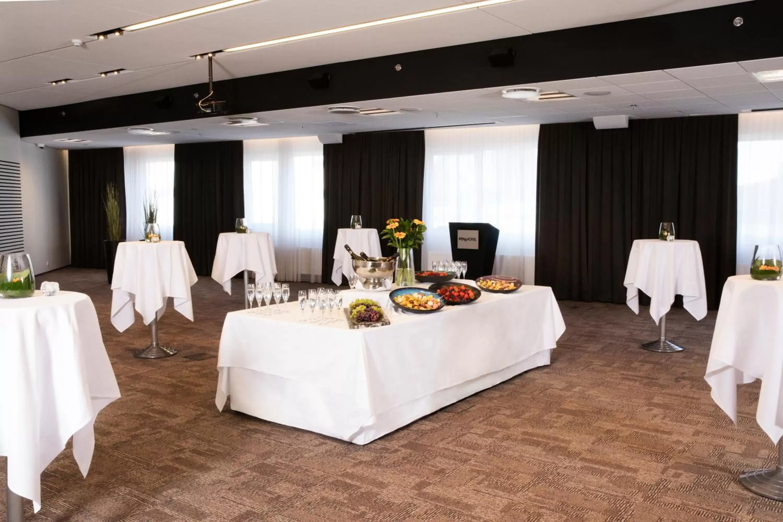 Business facilities, Banquet Facilities in Fosshotel Reykjavík