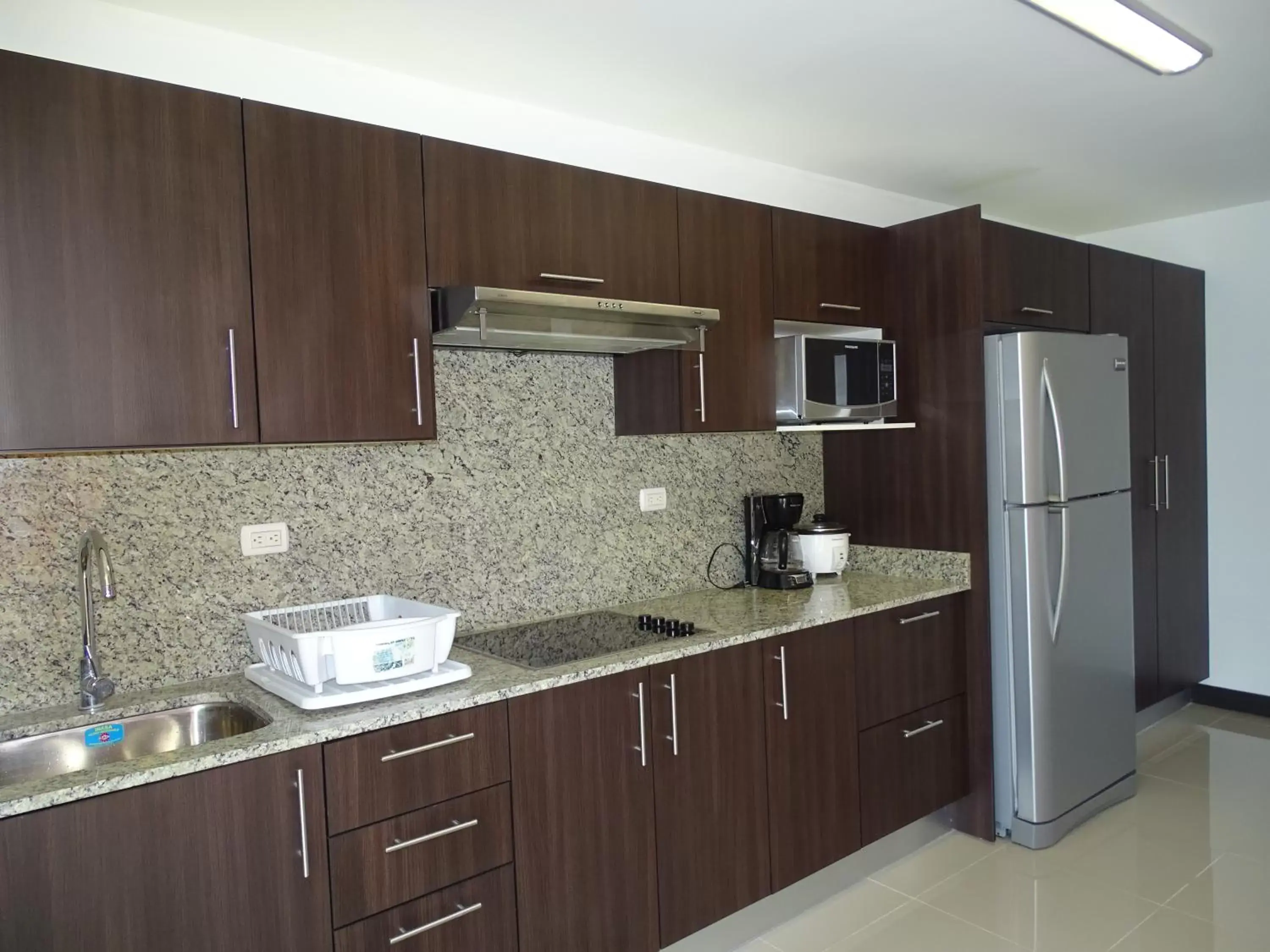 Kitchen or kitchenette, Kitchen/Kitchenette in Jaco Beach Condos