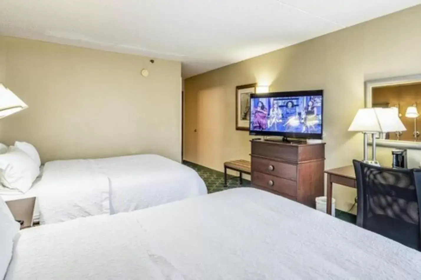 Photo of the whole room, Bed in Wingate by Wyndham Baltimore BWI Airport