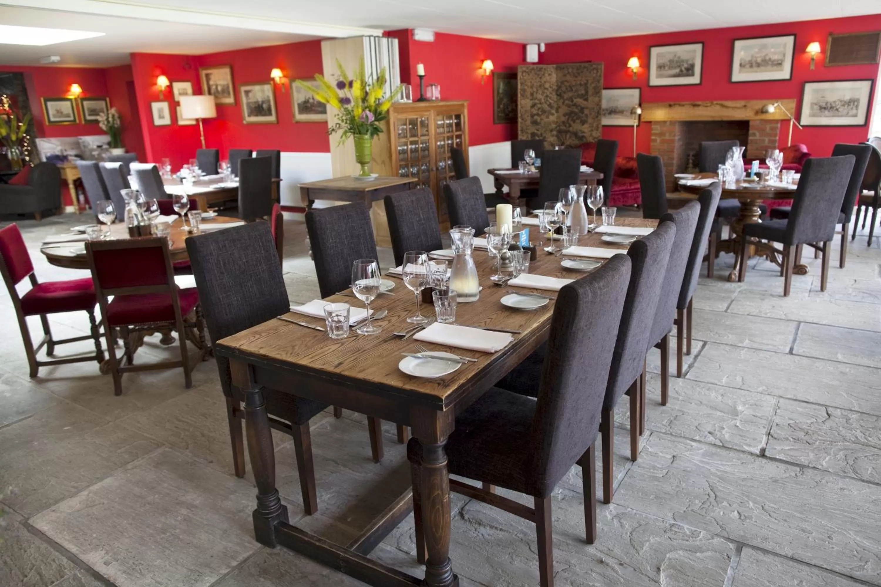 Restaurant/places to eat in The Carpenters Arms