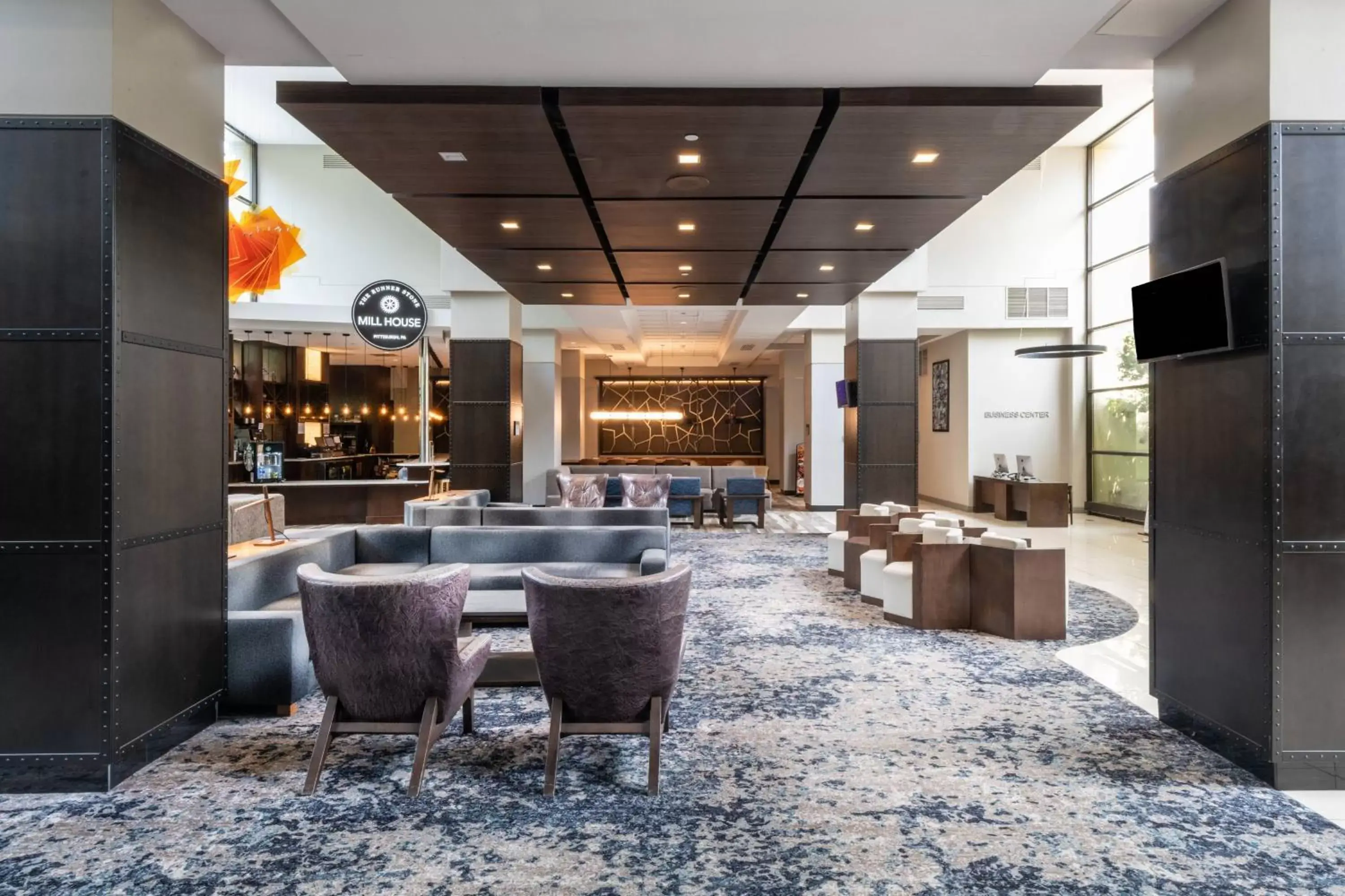 Property building, Lounge/Bar in Pittsburgh Airport Marriott