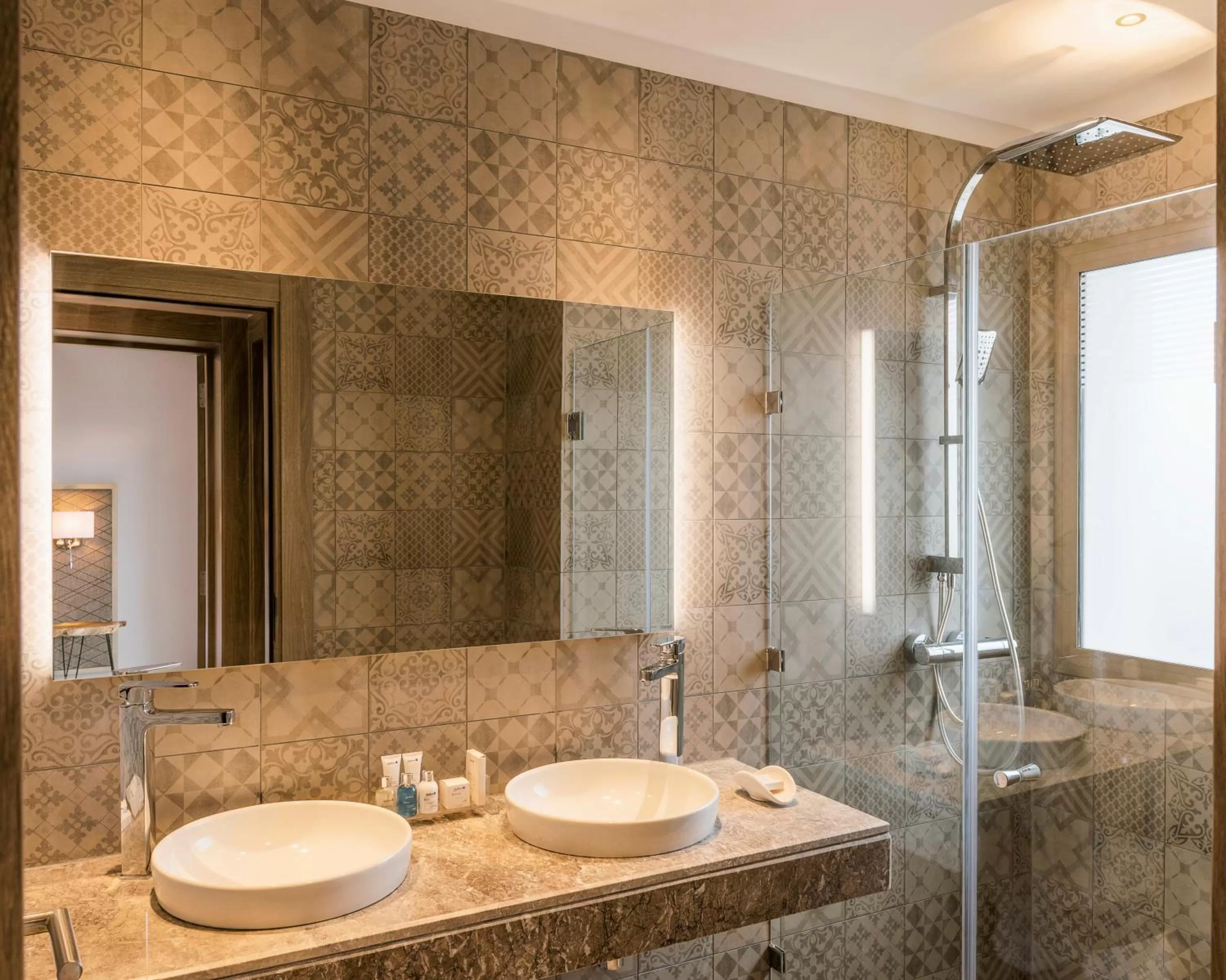 Shower in Radisson Blu Resort Al Hoceima