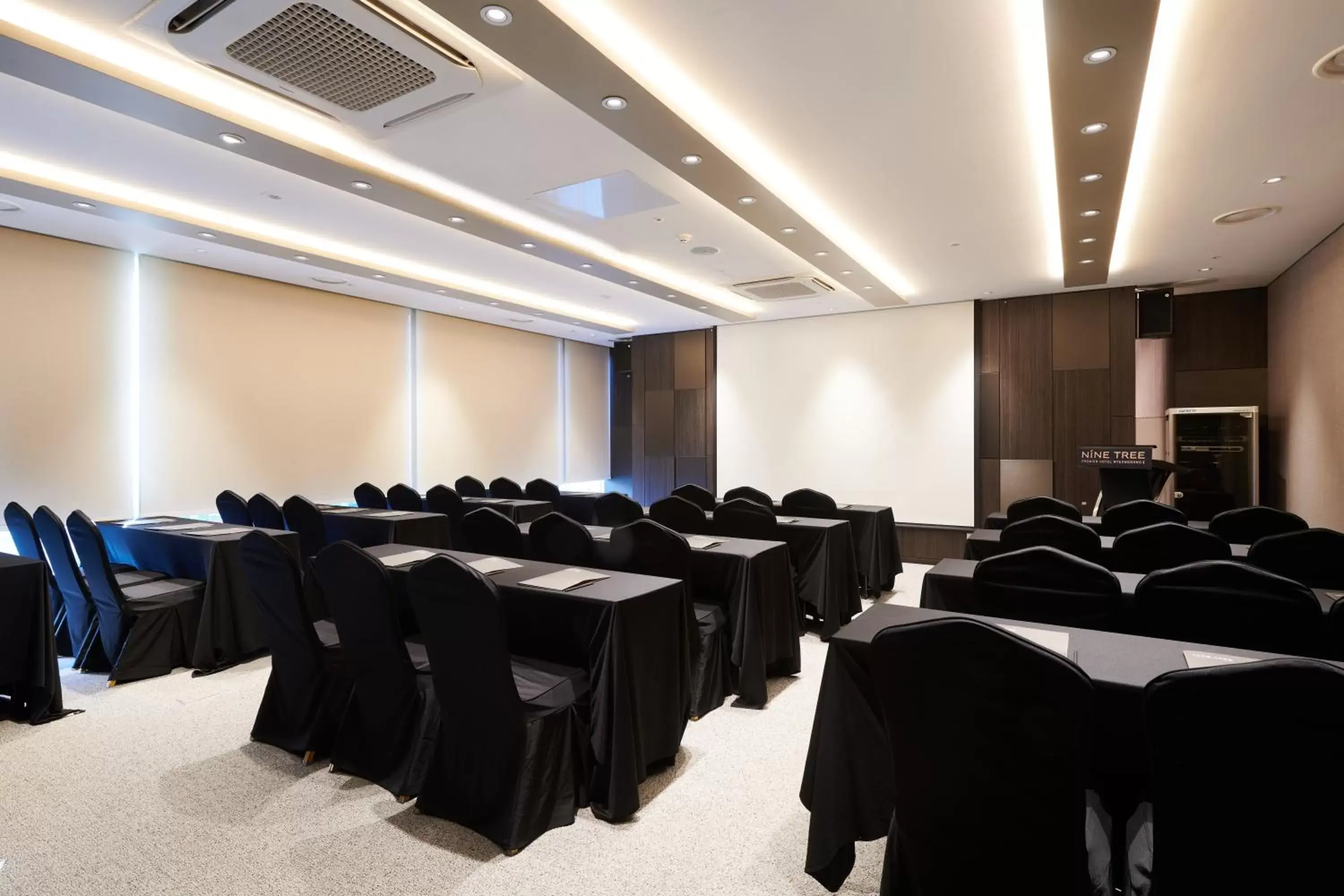 Meeting/conference room in Nine Tree Premier Hotel Myeongdong 2