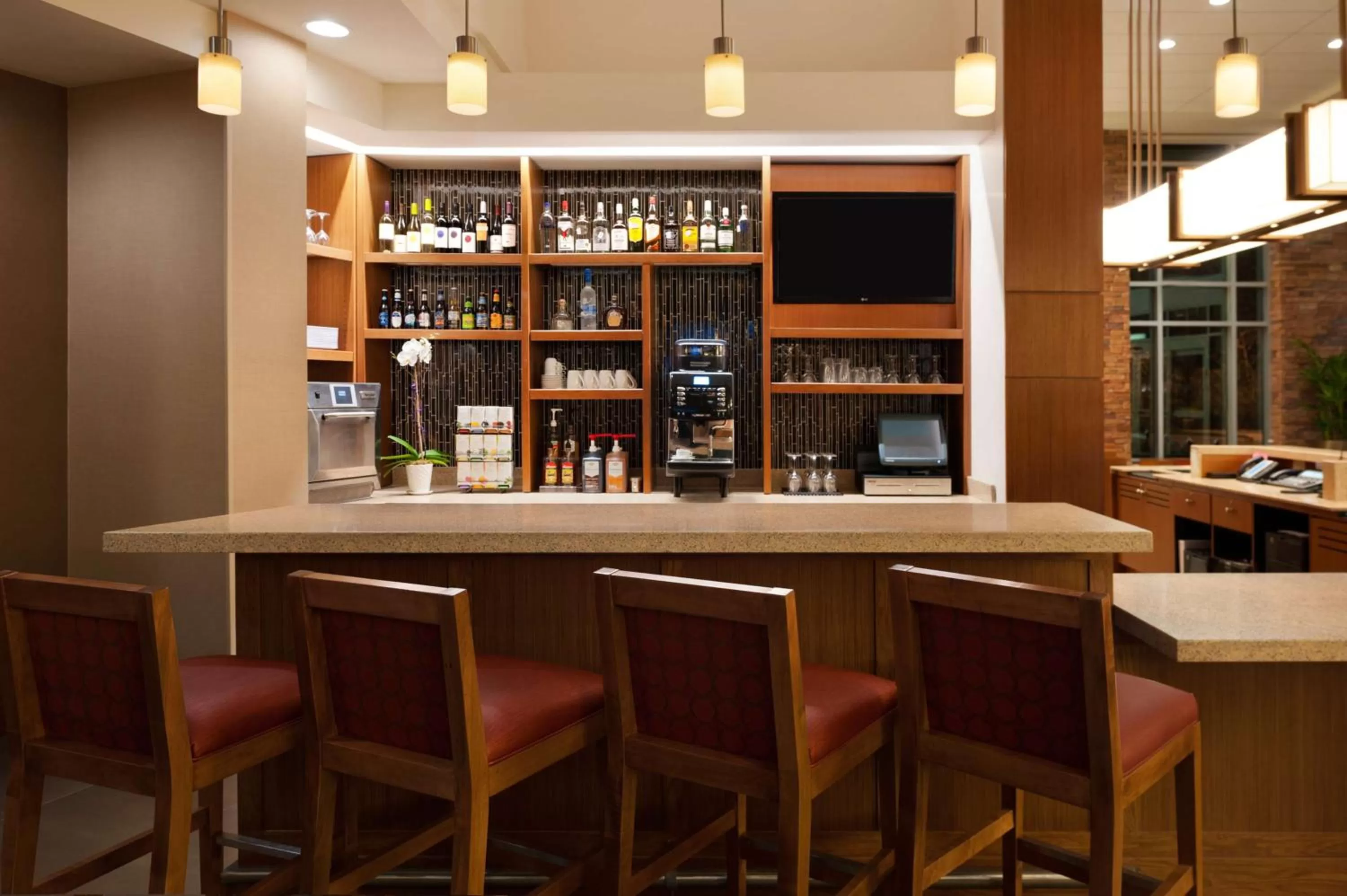 Lounge or bar in Hyatt Place Houston/The Woodlands