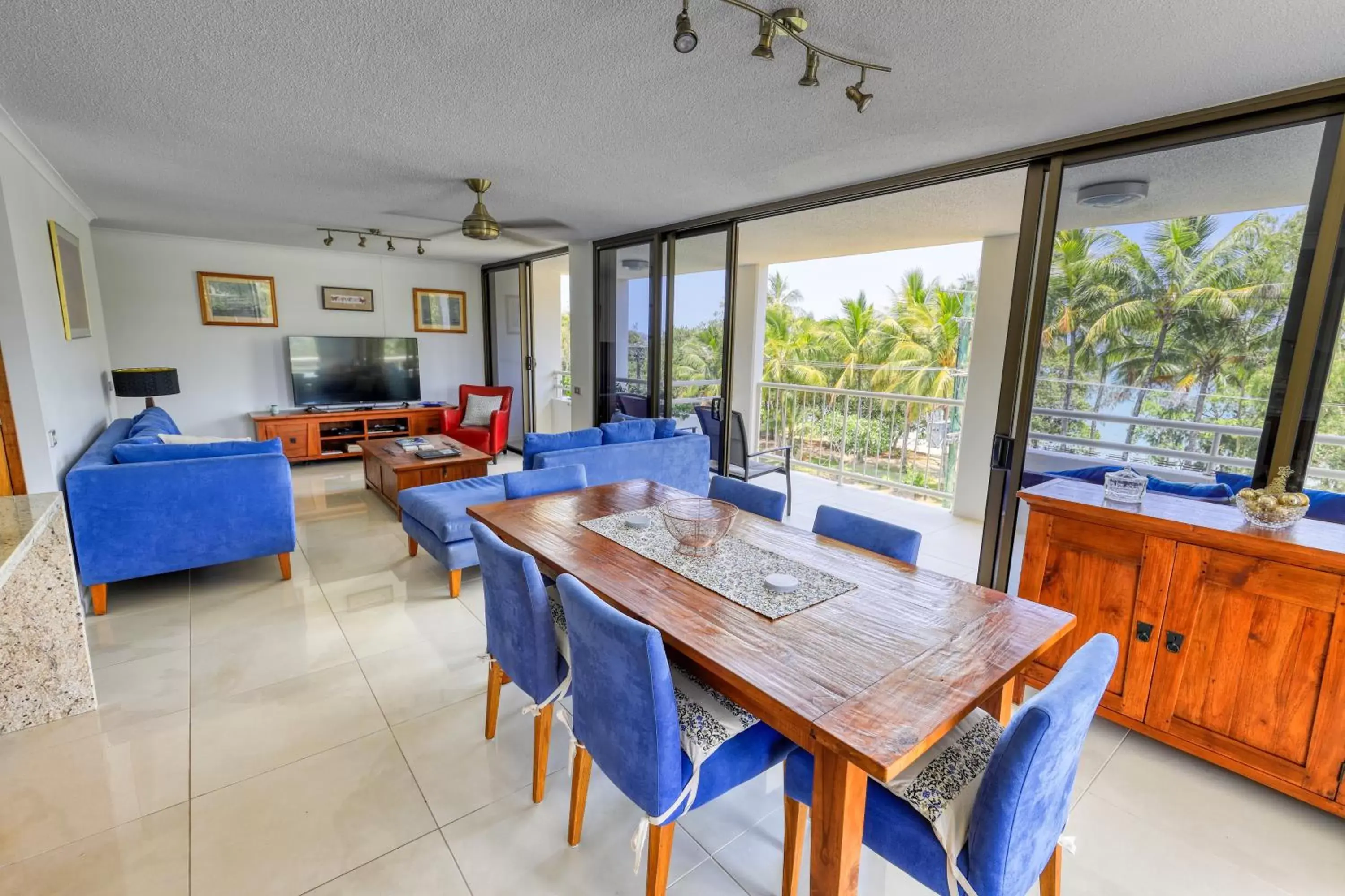 Living room, Dining Area in Argosy On The Beach