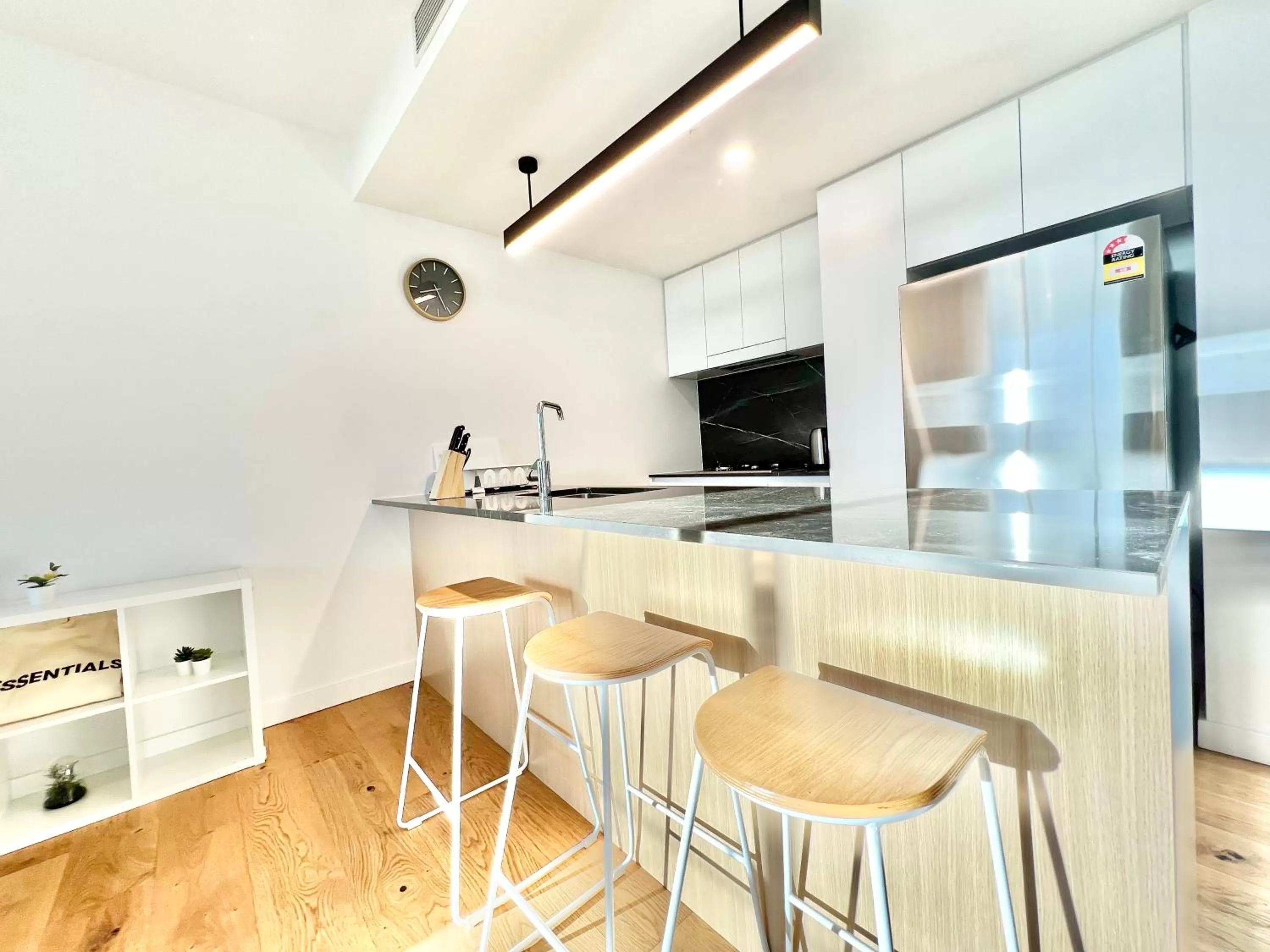 Lounge or bar, Kitchen/Kitchenette in Brisbane1Towers, South Brisbane QLD 4101