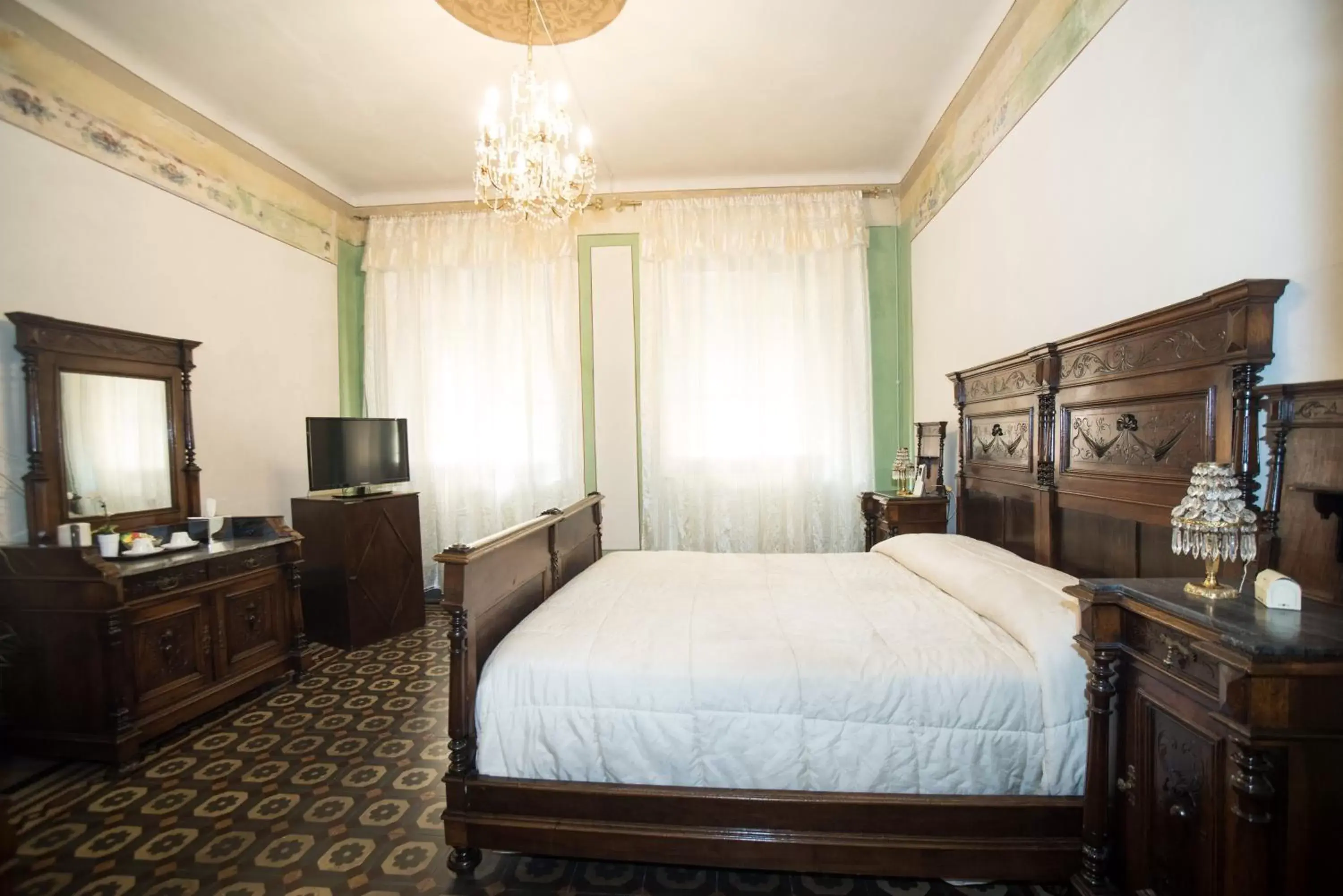 Photo of the whole room, Bed in Relais Centro Storico