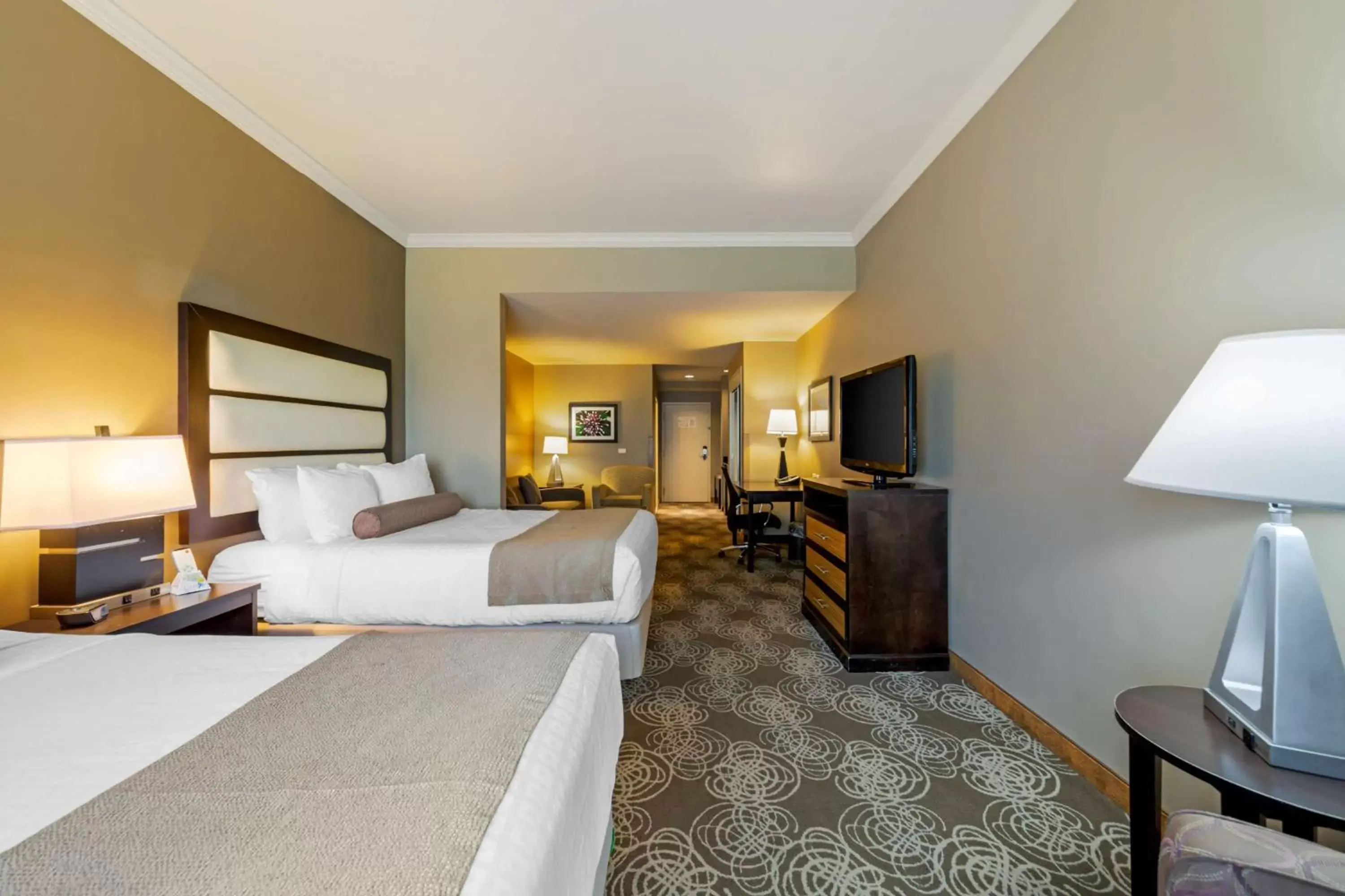 Bedroom in Best Western Plus Miami Airport North Hotel & Suites