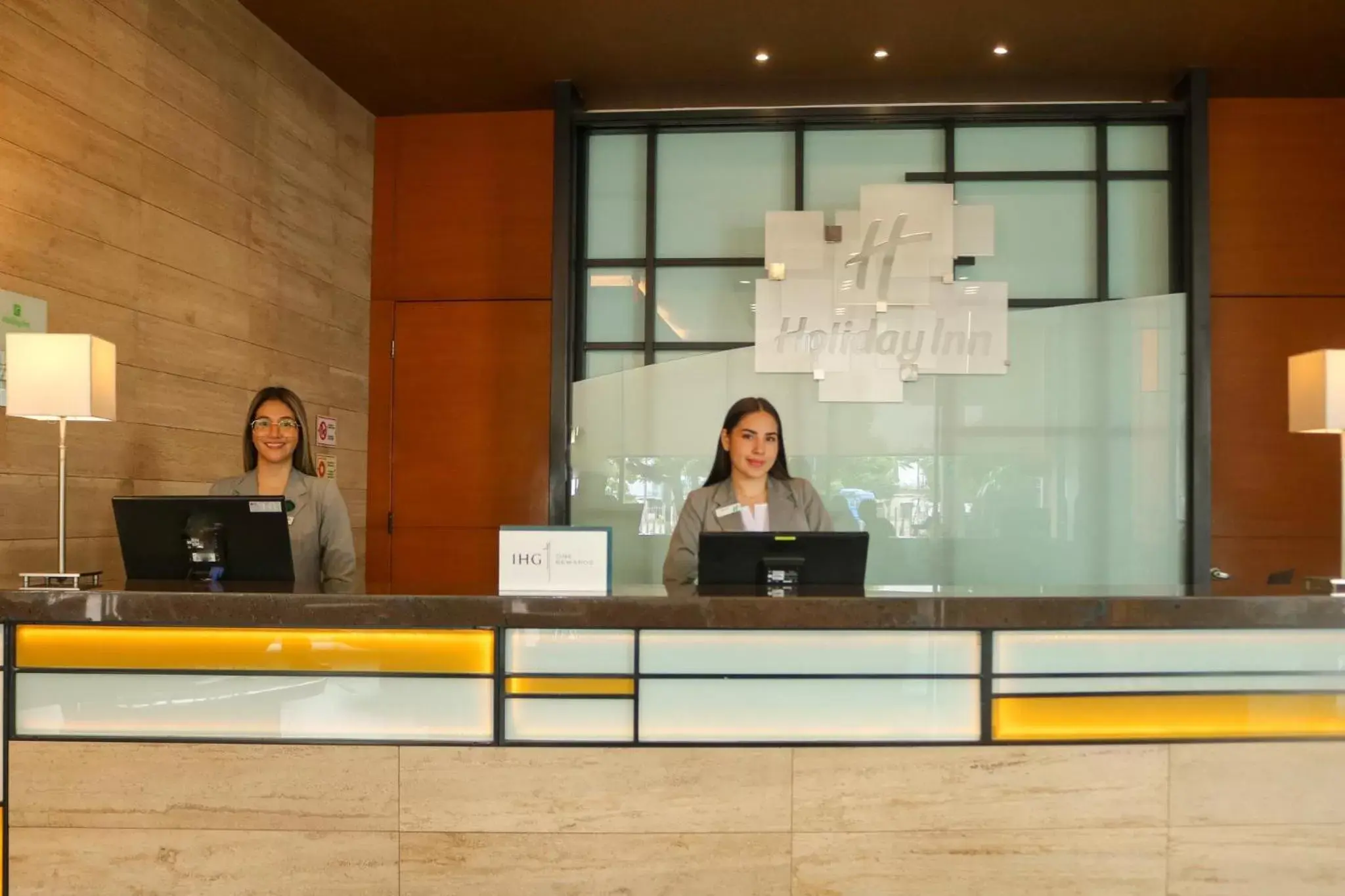 Property building, Lobby/Reception in Holiday Inn Guayaquil Airport, an IHG Hotel