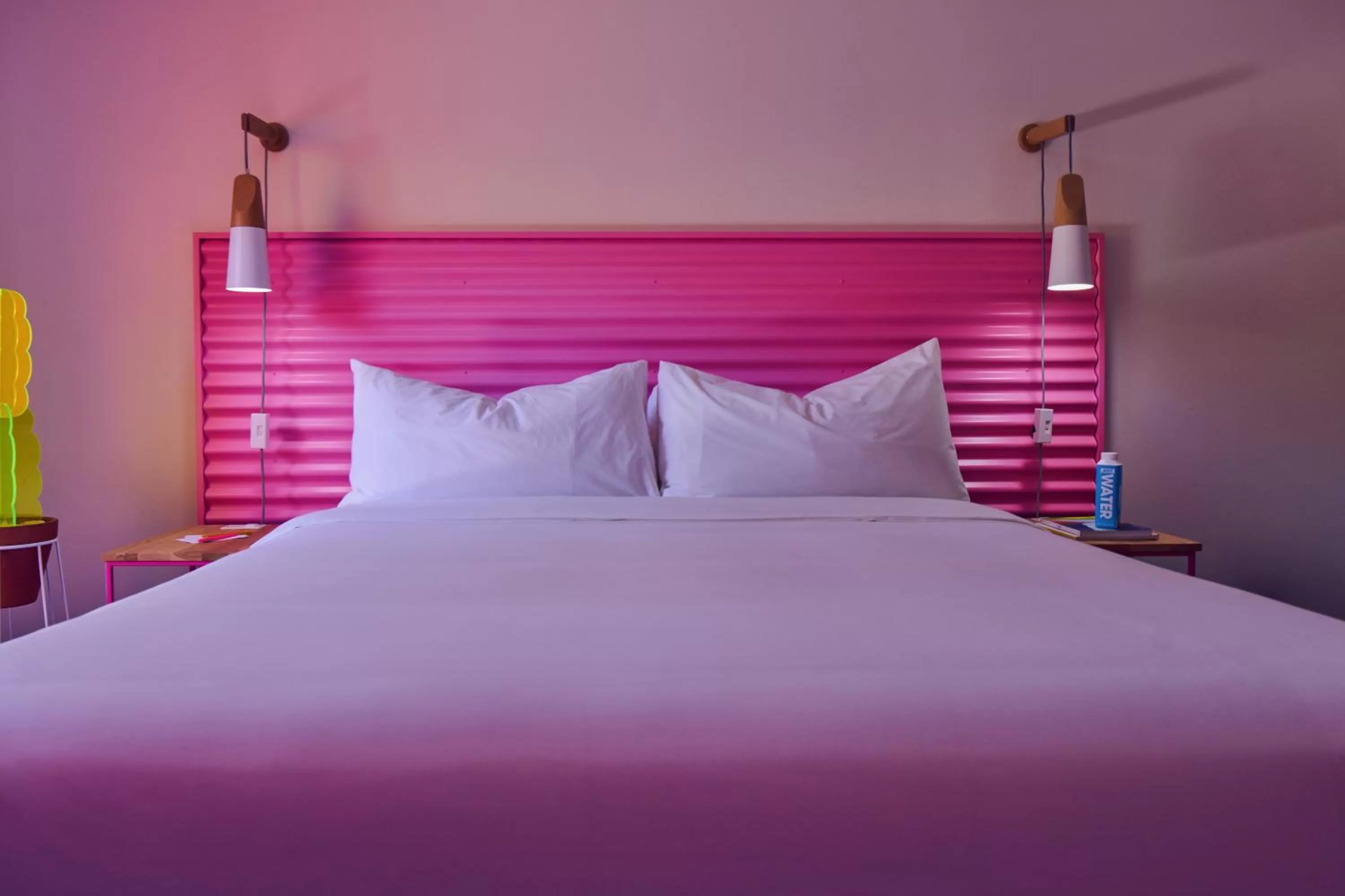 King Room with Pool View - Ground Floor in The Saguaro Palm Springs