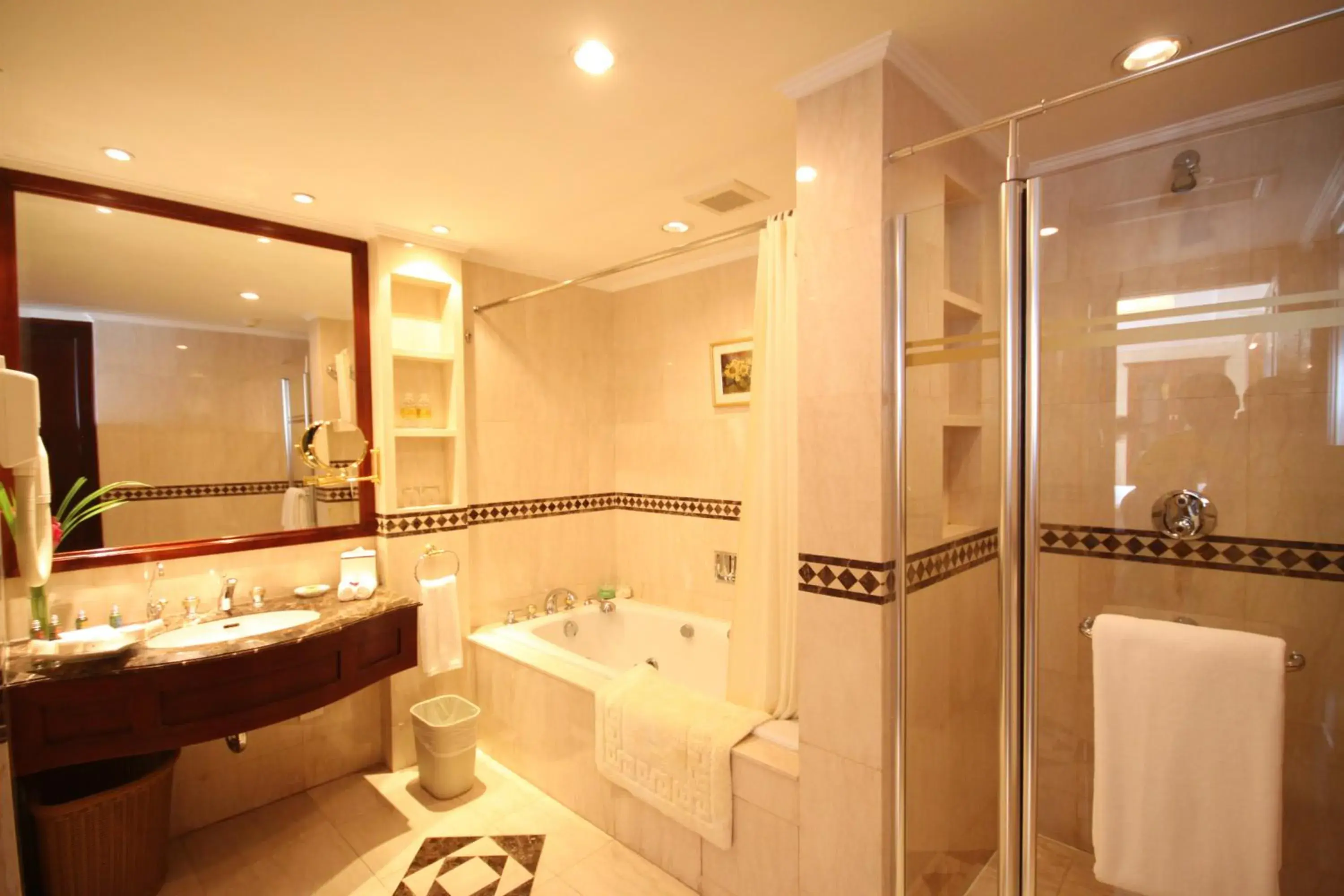 Bathroom in Oriental Riverside Bund View Hotel (Shanghai International Convention Center)