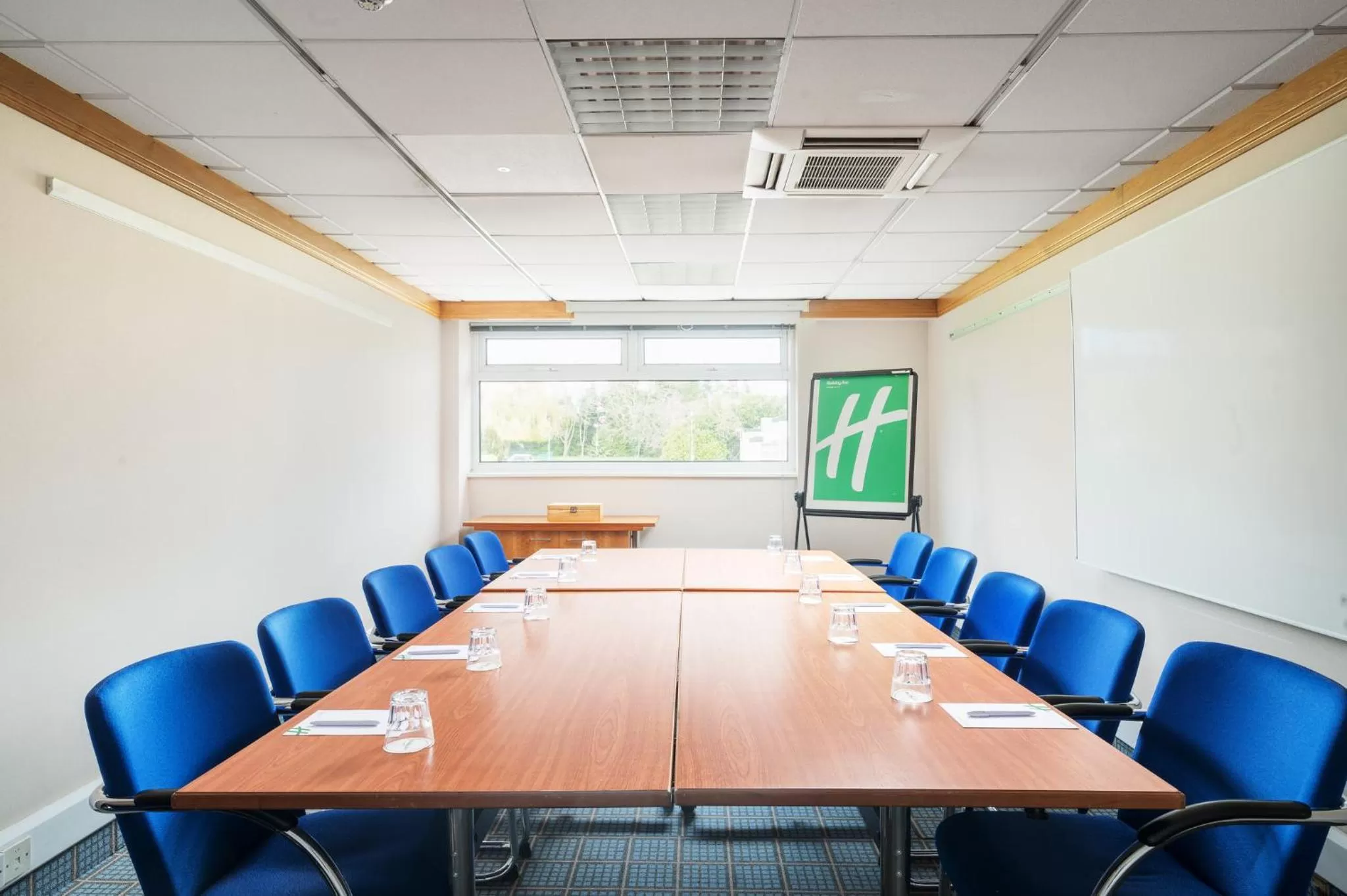 Meeting/conference room in Holiday Inn Derby/Nottingham by IHG