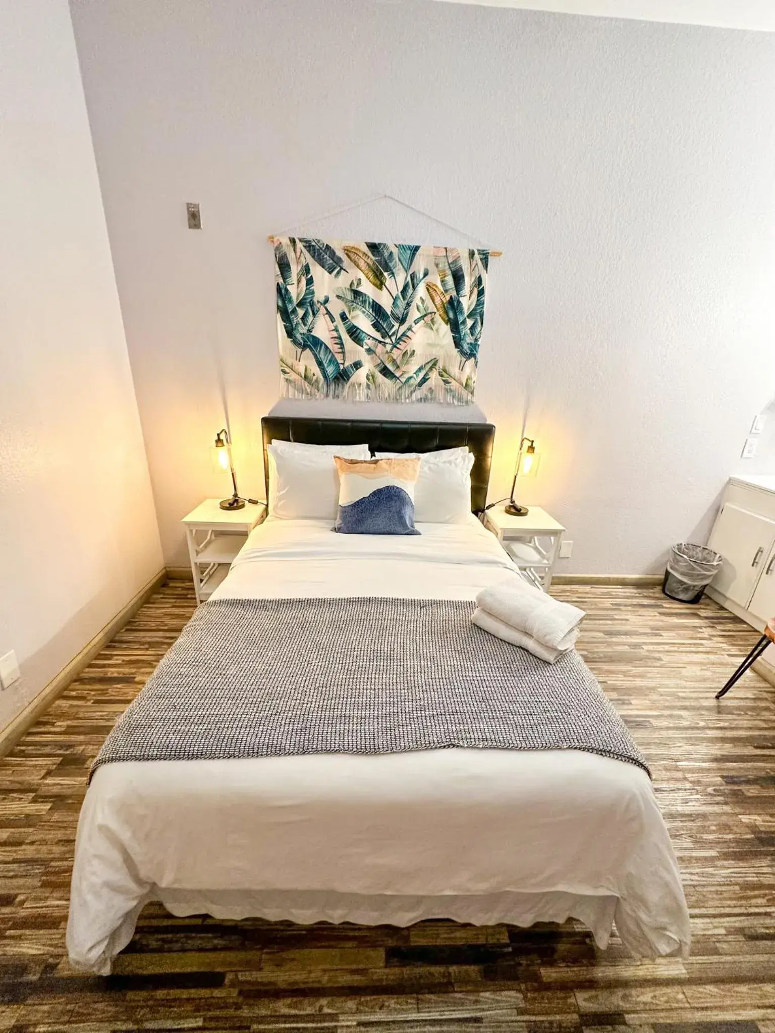 Bed in Samesun Venice Beach