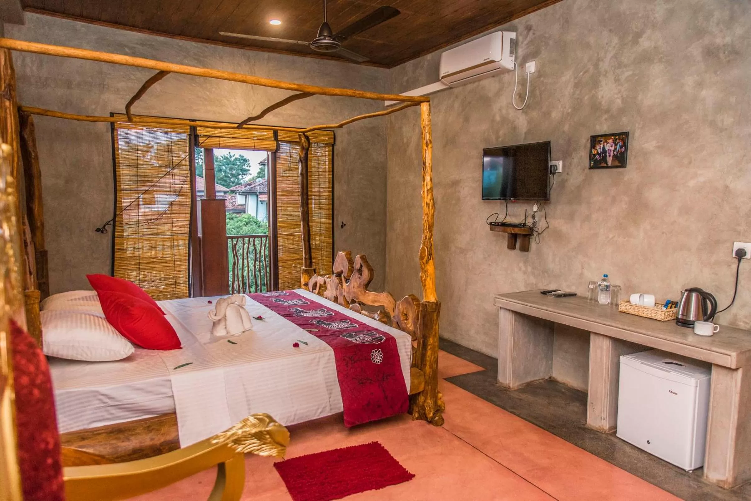 Bed in Negombo Boutique Villa