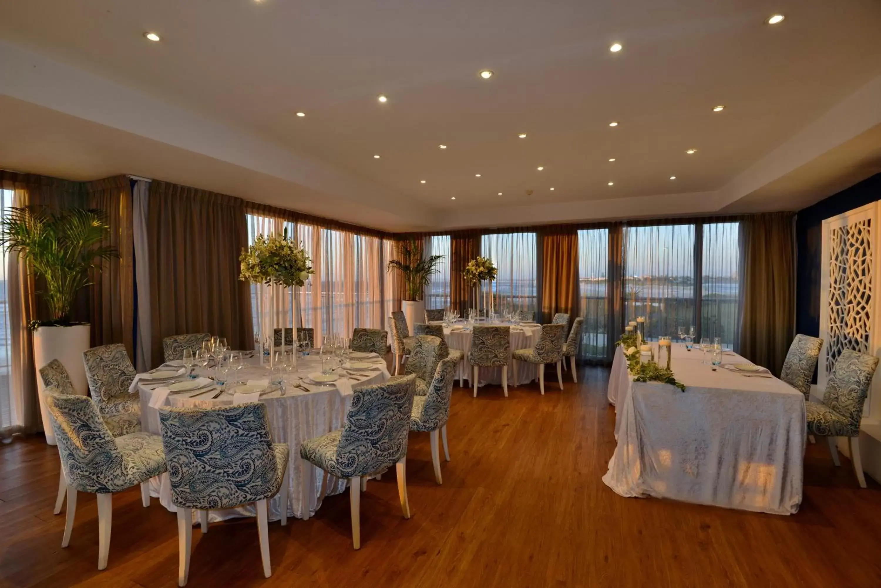 Dining area, Restaurant/Places to Eat in Lagoon Beach Hotel & Spa