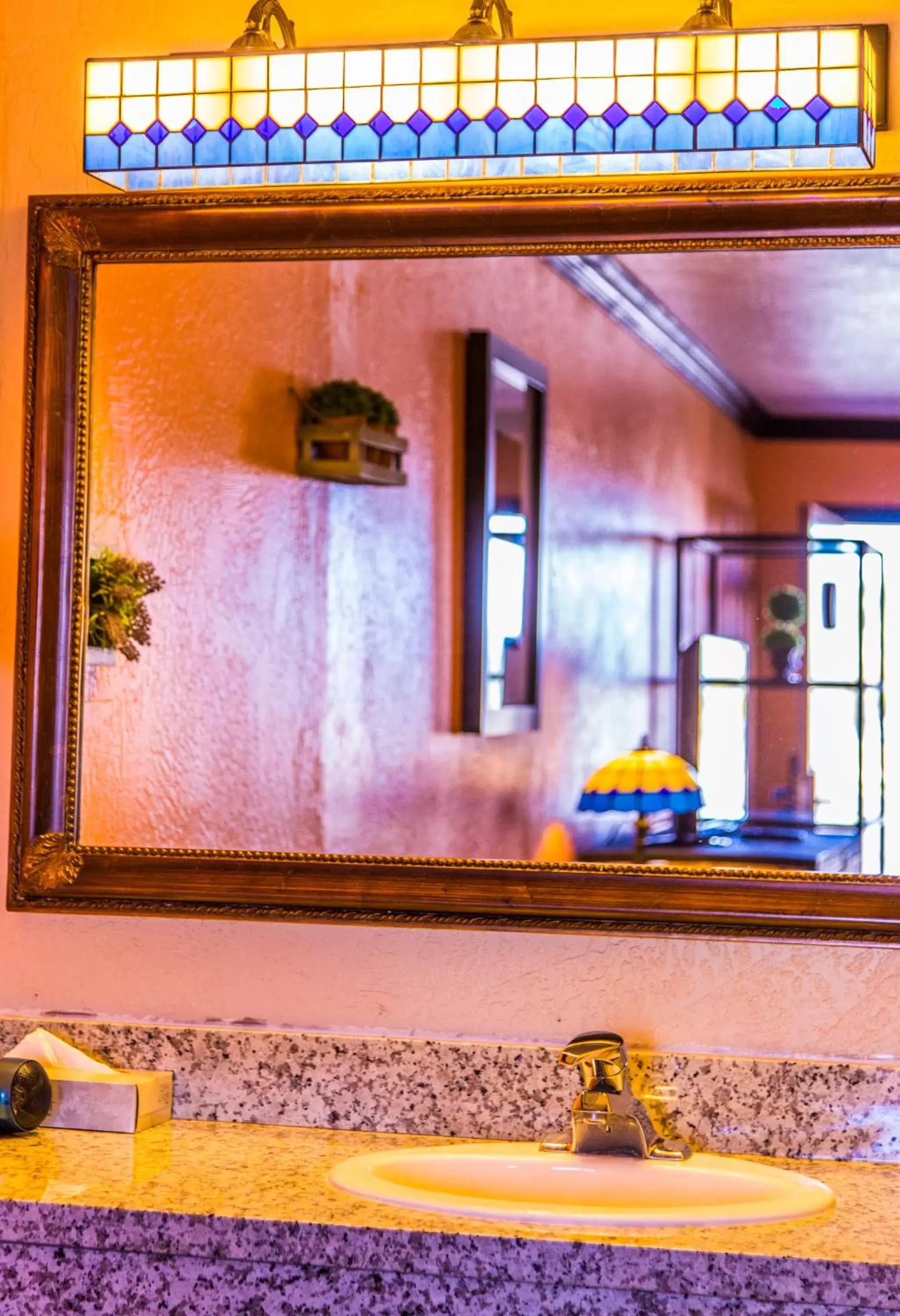 Decorative detail in Mountain View Lodge Decorative detail in Mountain View Lodge