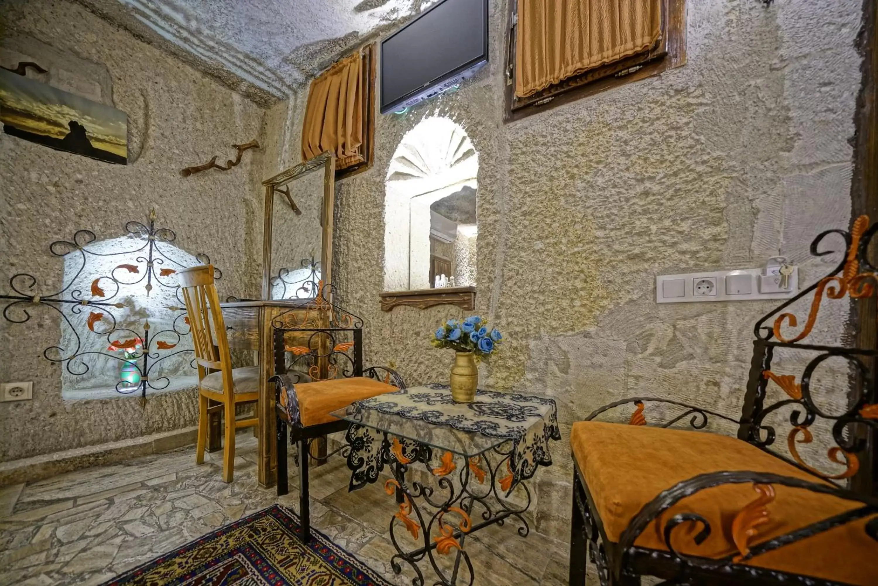 Seating area, Dining Area in Maccan Cave Hotel