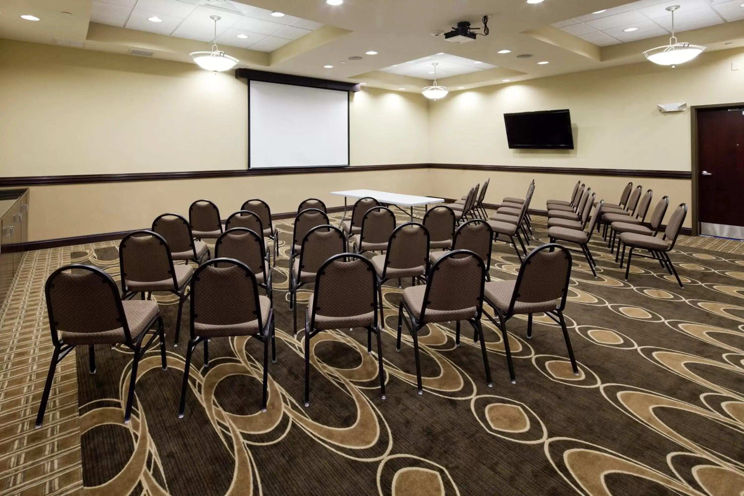 Meeting/conference room in Holiday Inn Mobile Airport, an IHG Hotel