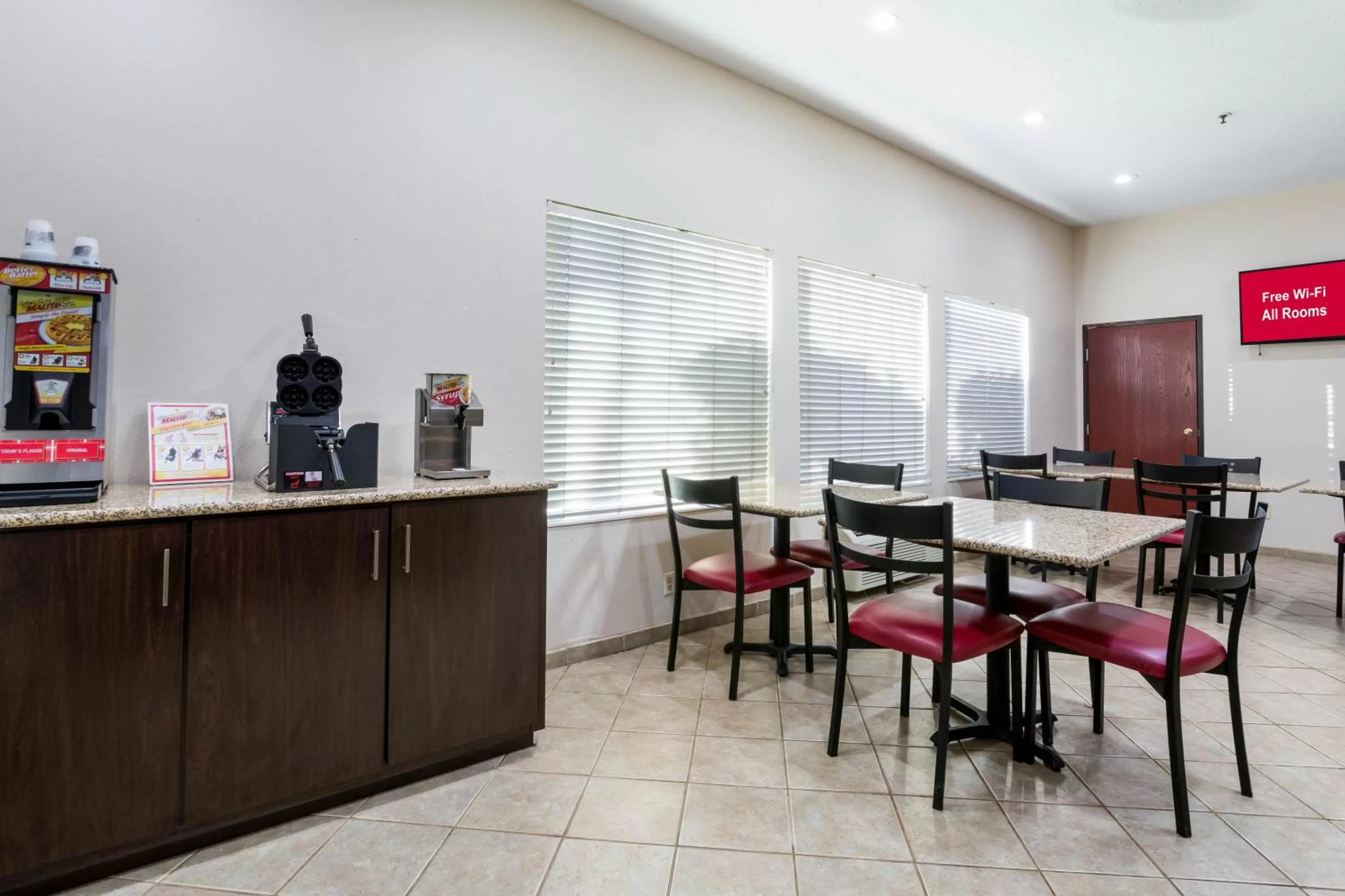 Breakfast in Red Roof Inn Carrollton