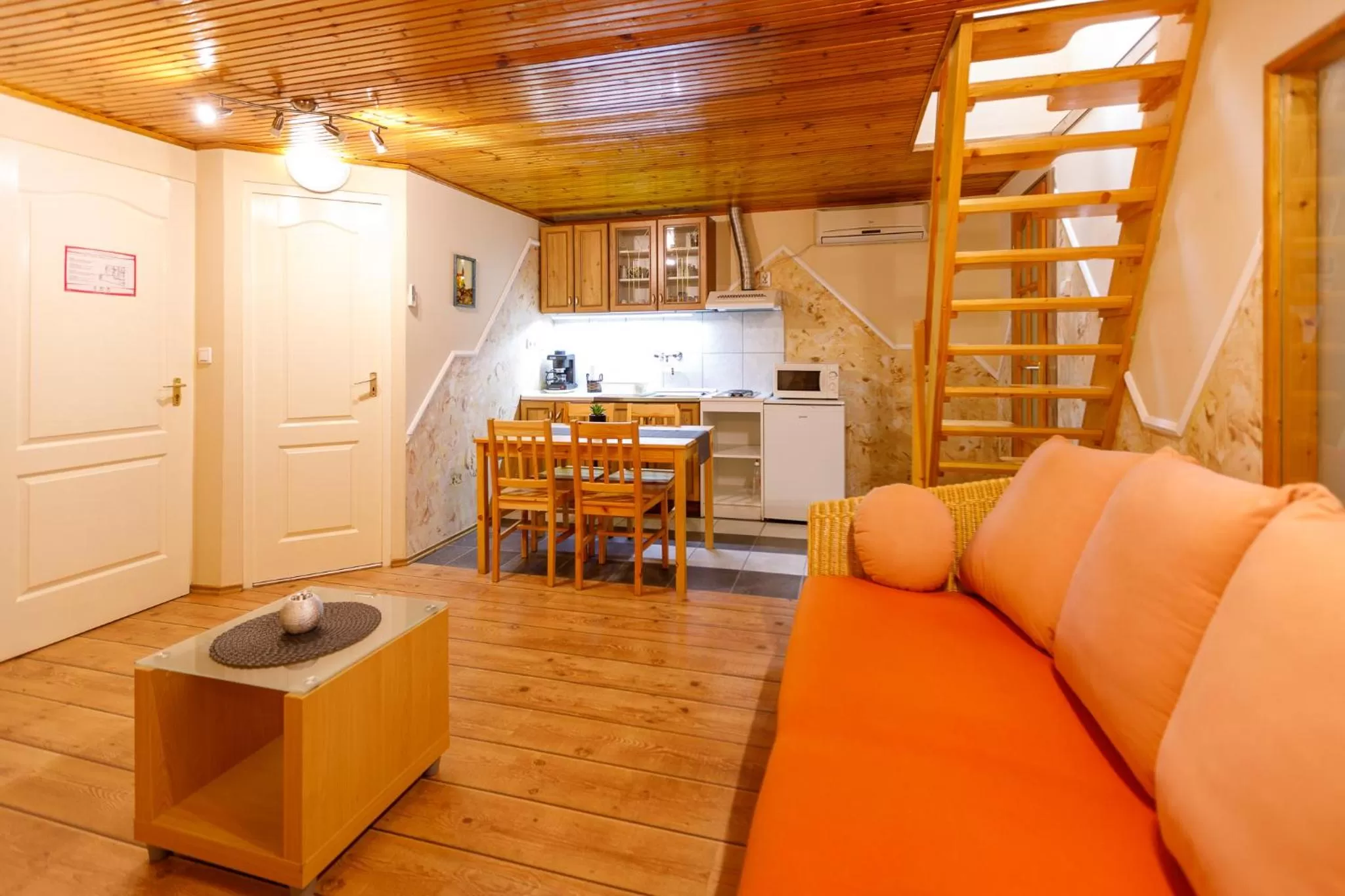 Central Panzió Gyula