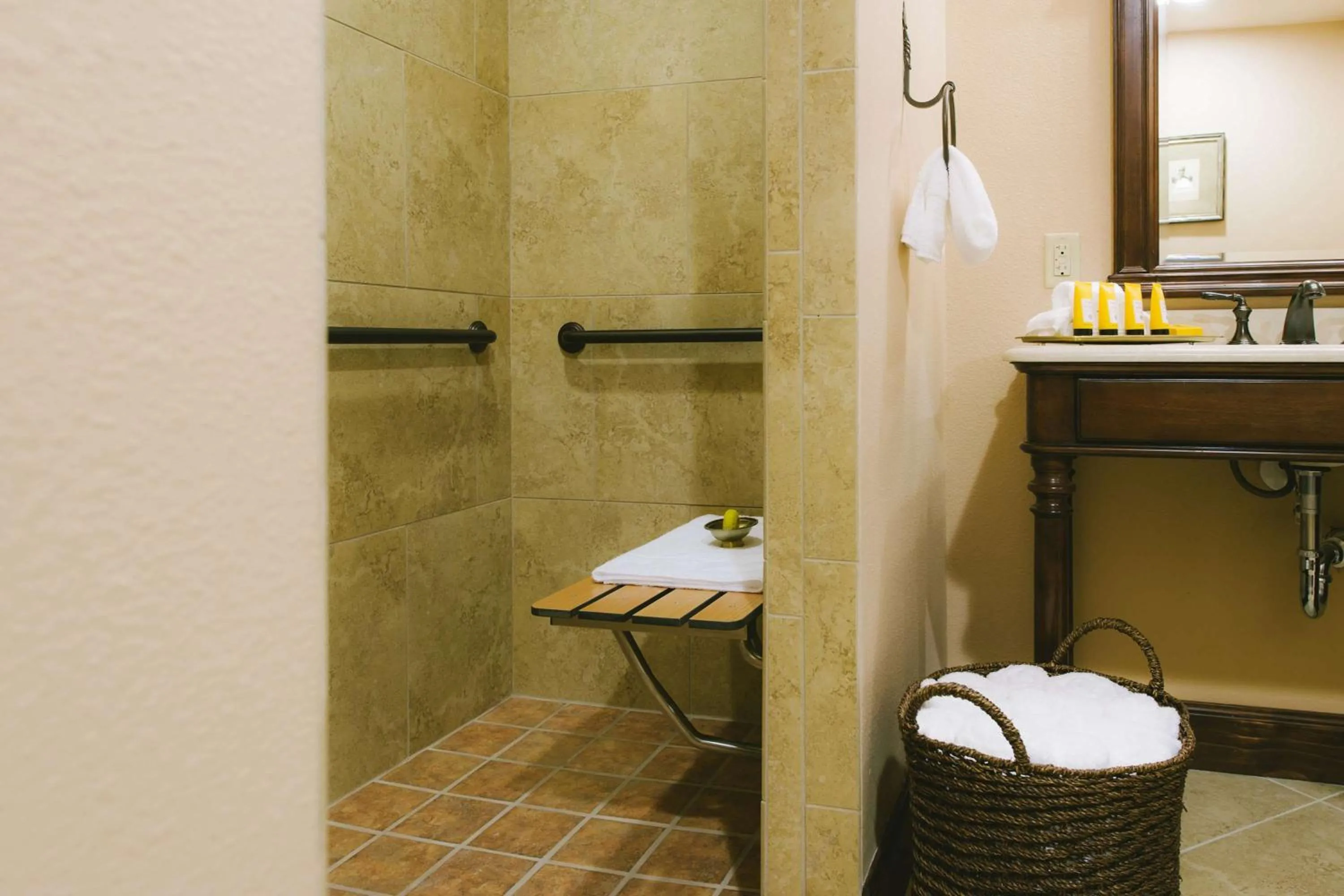 Bathroom in Hotel Viata