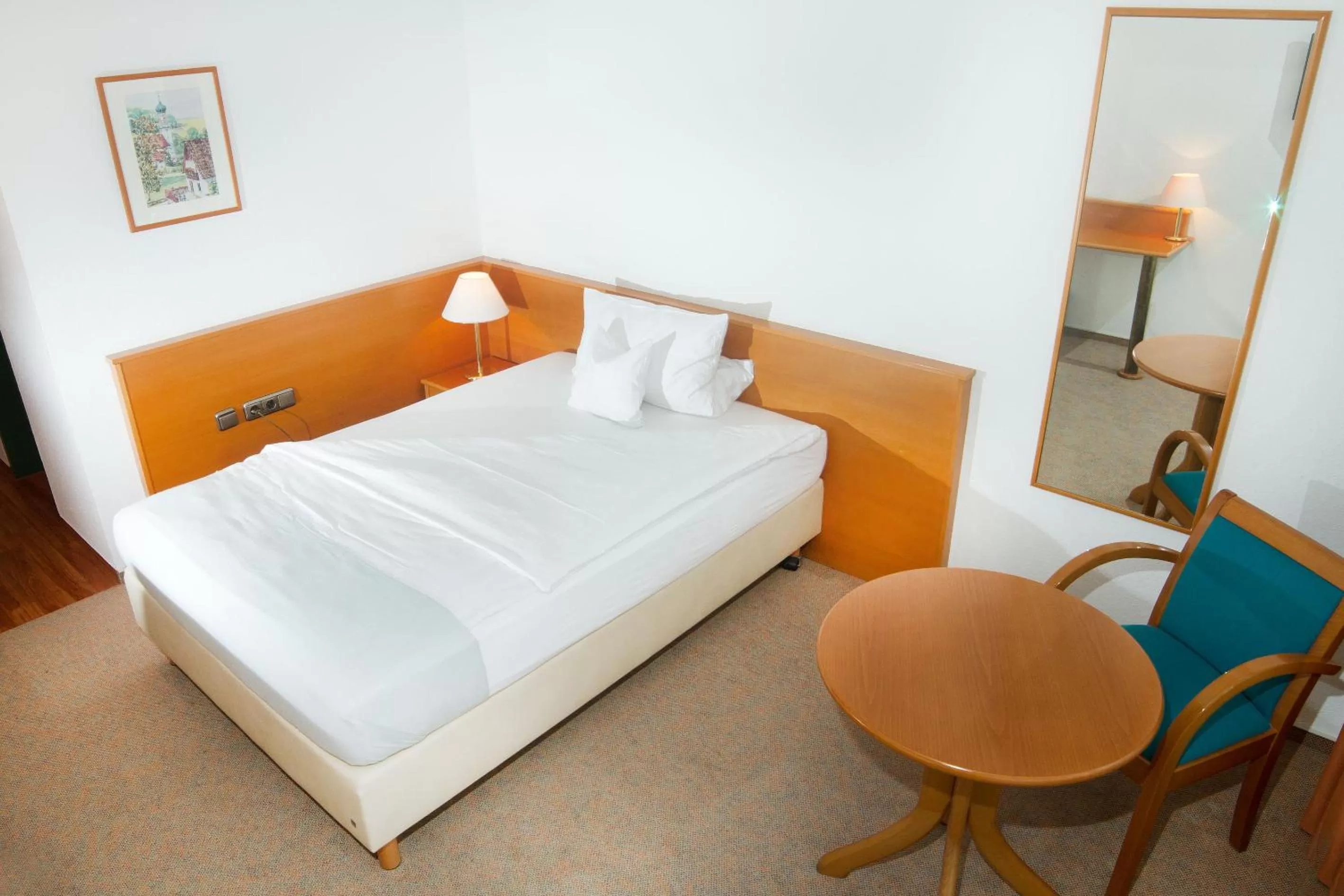 Photo of the whole room, Bed in Hotel zum Hirsch