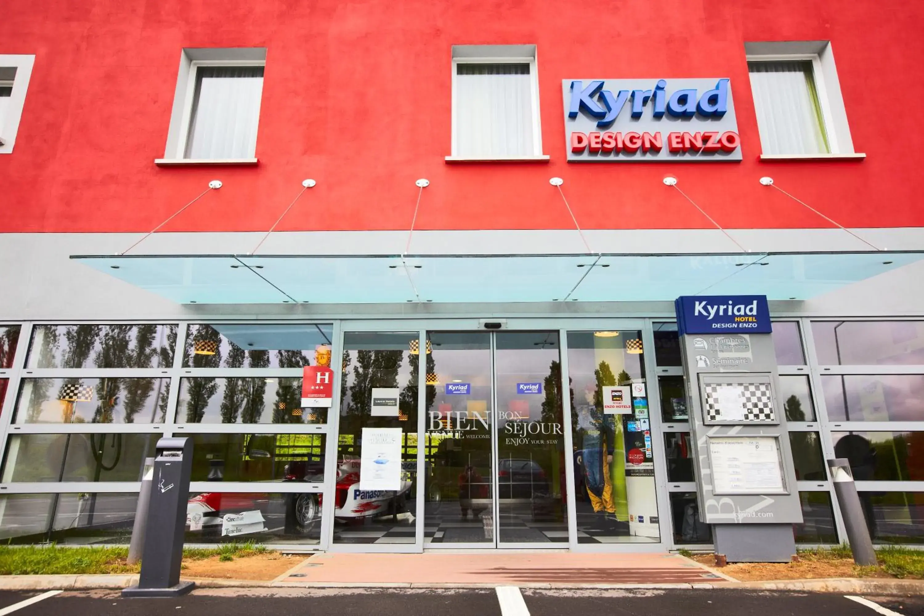 Facade/entrance in Enzo Hotels Thionville by Kyriad Direct Facade/entrance in Enzo Hotels Thionville by Kyriad Direct