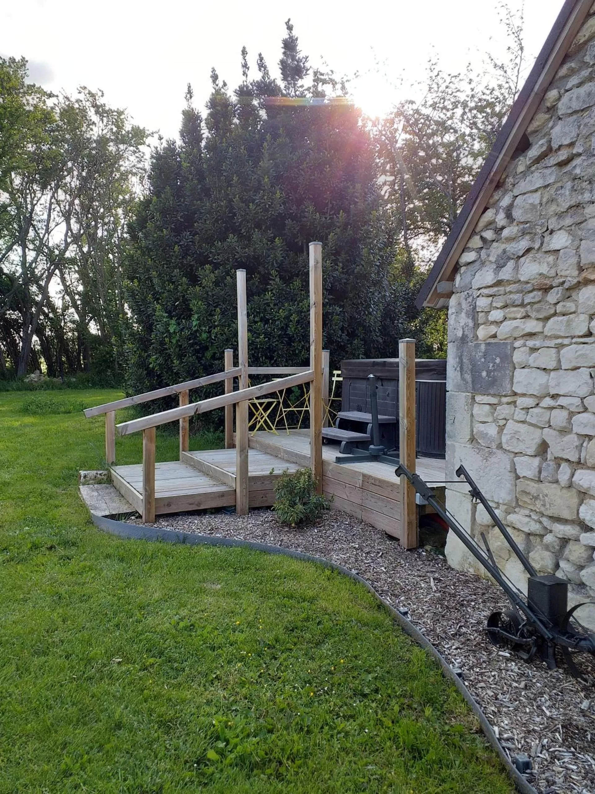 Spa and wellness centre/facilities in La BerryCurienne proche du Zoo de Beauval Saint-Aignan avec SDB, WC ET SPA PRIVATIF pour chaque chambre