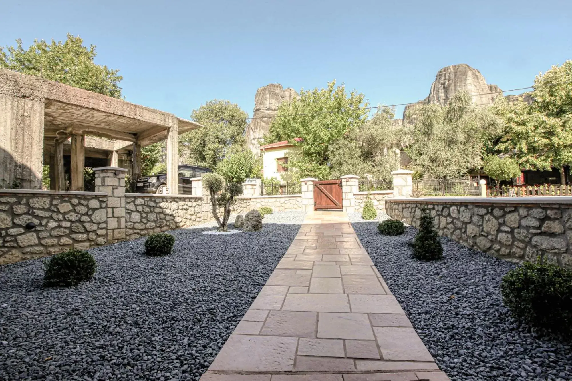 Inner courtyard view, Property Building in Meteora Heaven and Earth Kastraki premium suites