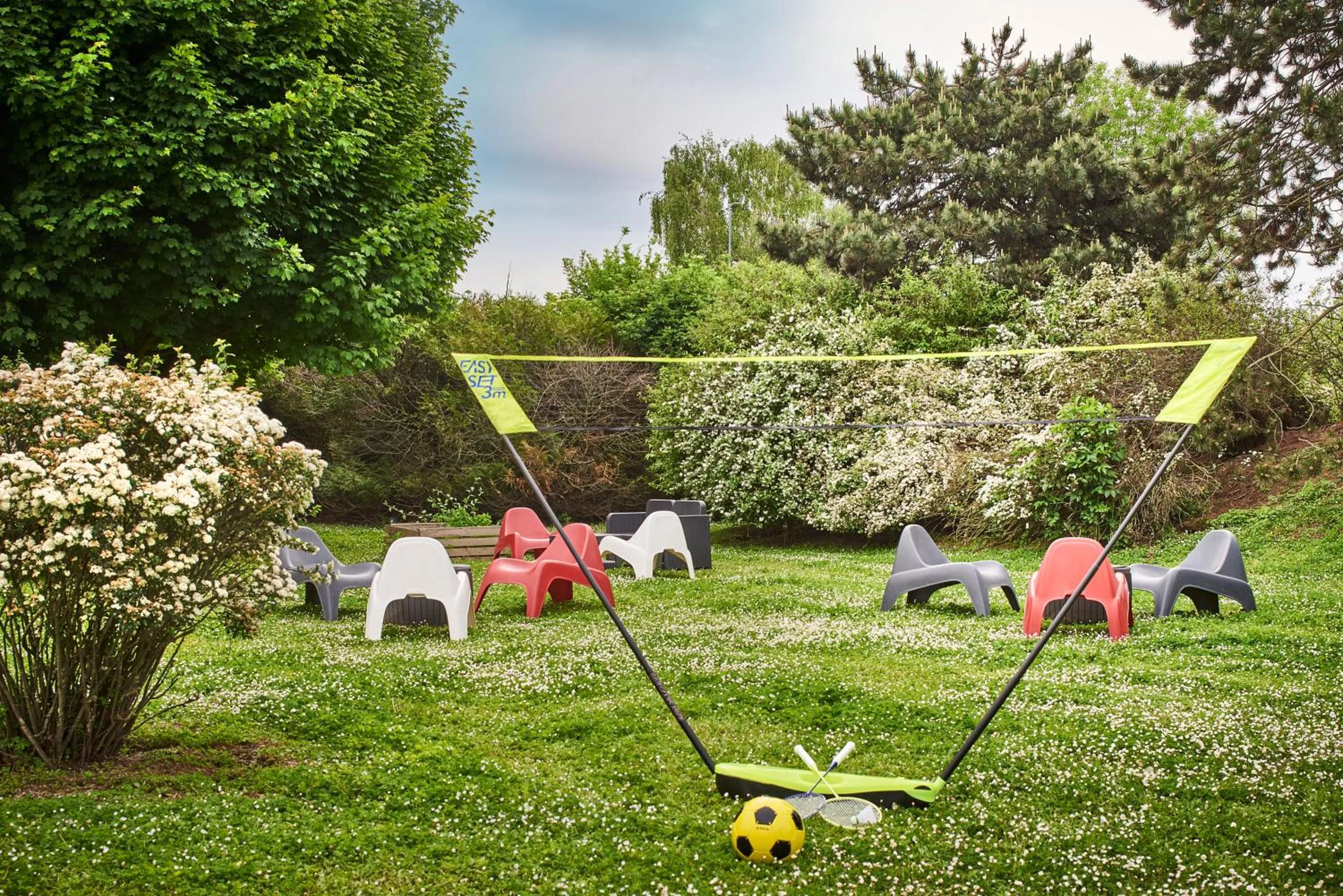 Natural landscape in Kyriad Direct Le Bourget Gonesse