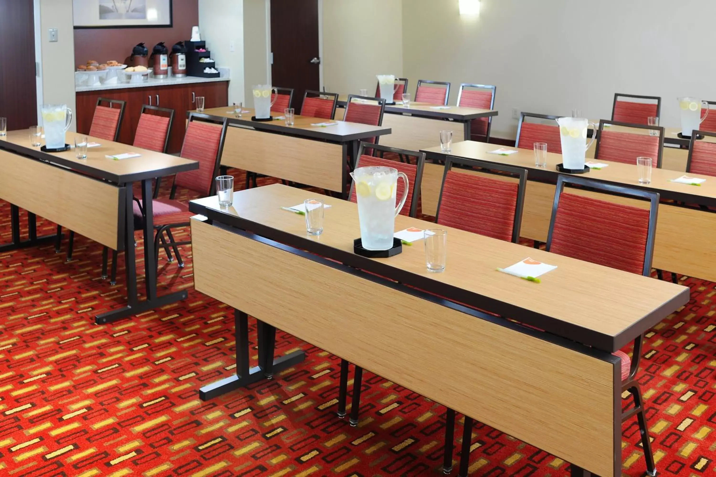Meeting/conference room, Restaurant/Places to Eat in Courtyard by Marriott Houston Hobby Airport
