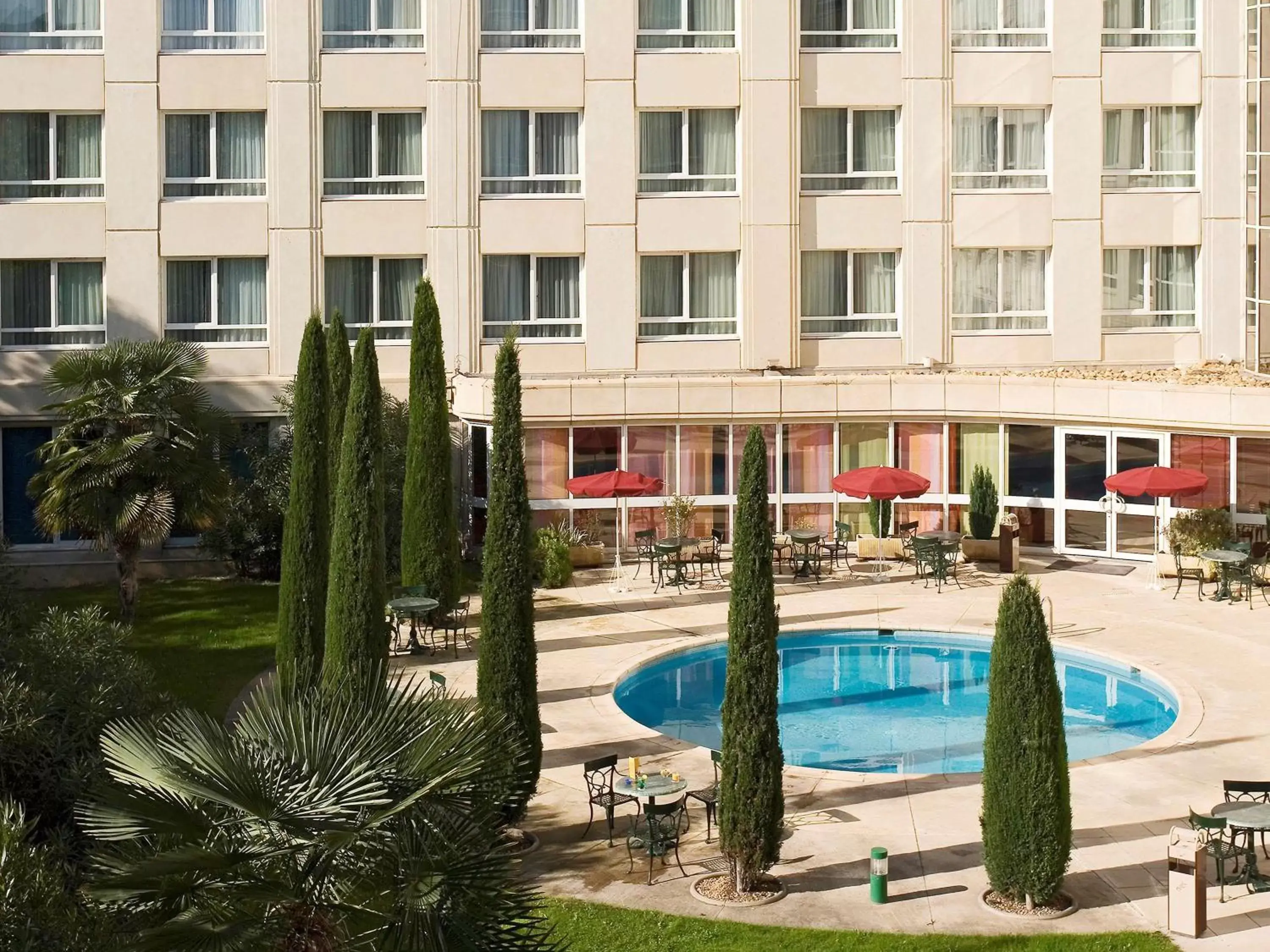 Balcony/Terrace, Swimming Pool in Novotel Suites Montpellier Antigone