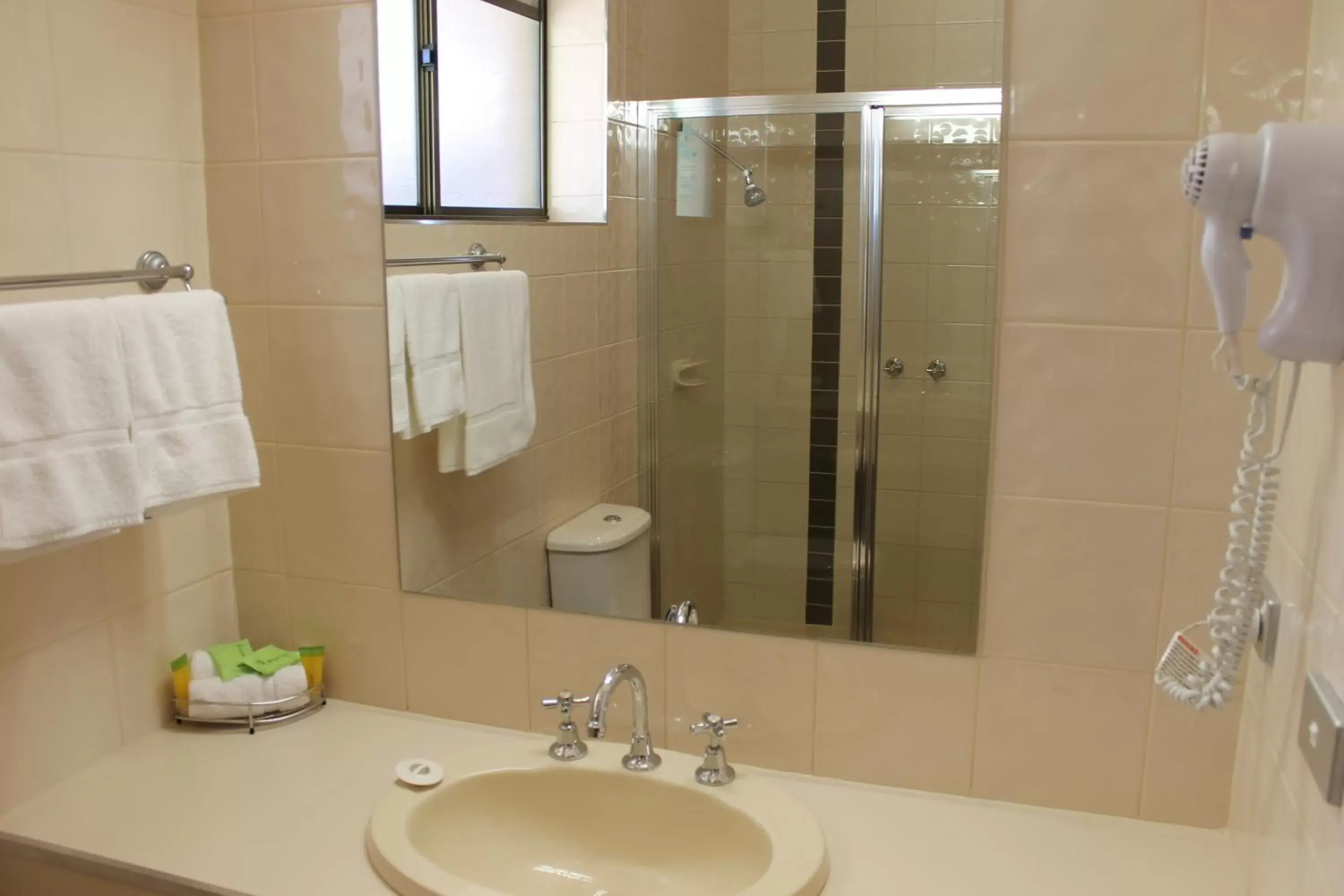 Bathroom in Bakery Hill Motel