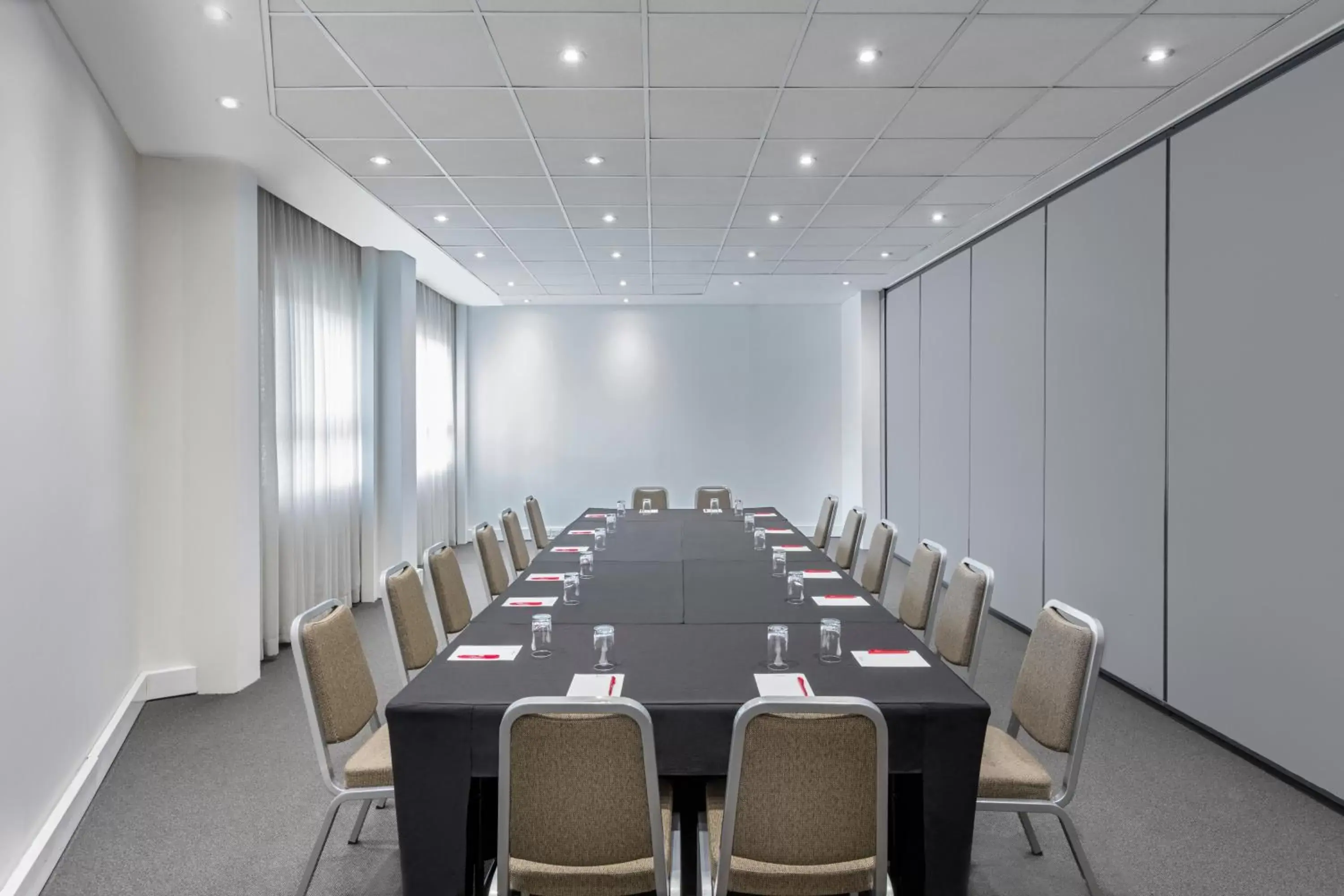 Meeting/conference room in Adina Apartment Hotel Sydney, Darling Harbour