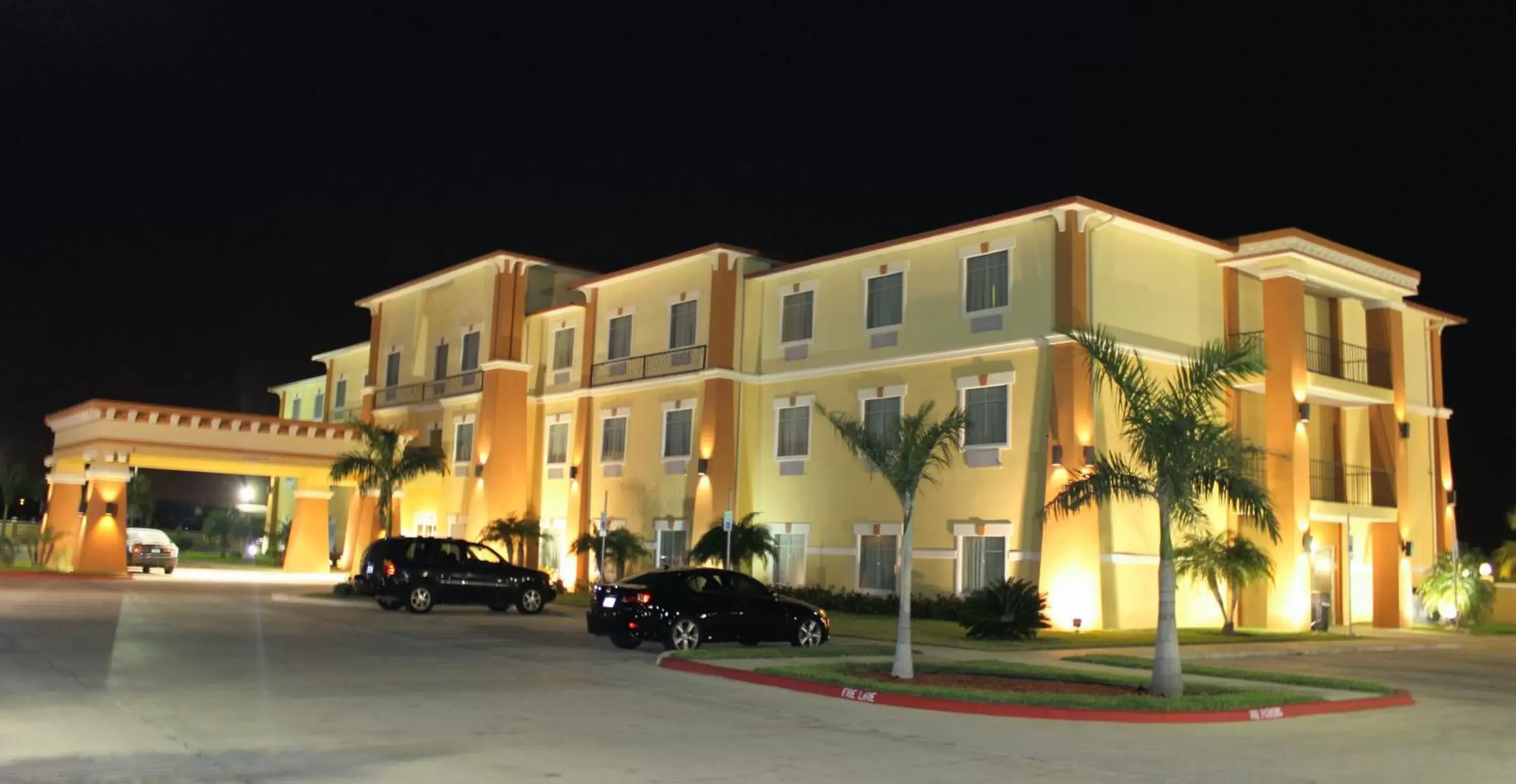 Facade/entrance in Super 8 by Wyndham Hidalgo at La Plaza Mall & Mcallen Airport Facade/entrance in Super 8 by Wyndham Hidalgo at La Plaza Mall & Mcallen Airport