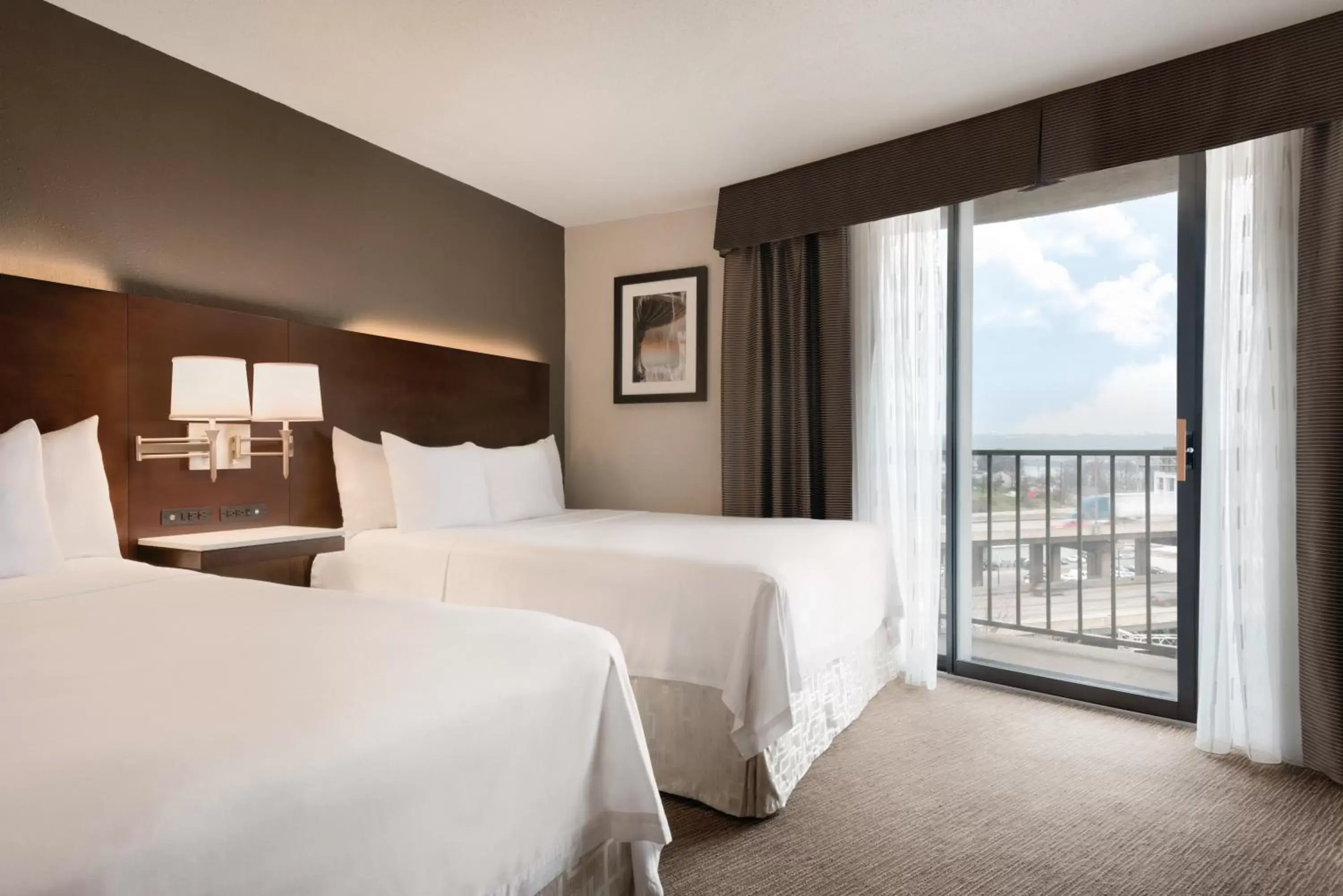 Bed in Radisson Hotel Cincinnati Riverfront Bed in Radisson Hotel Cincinnati Riverfront