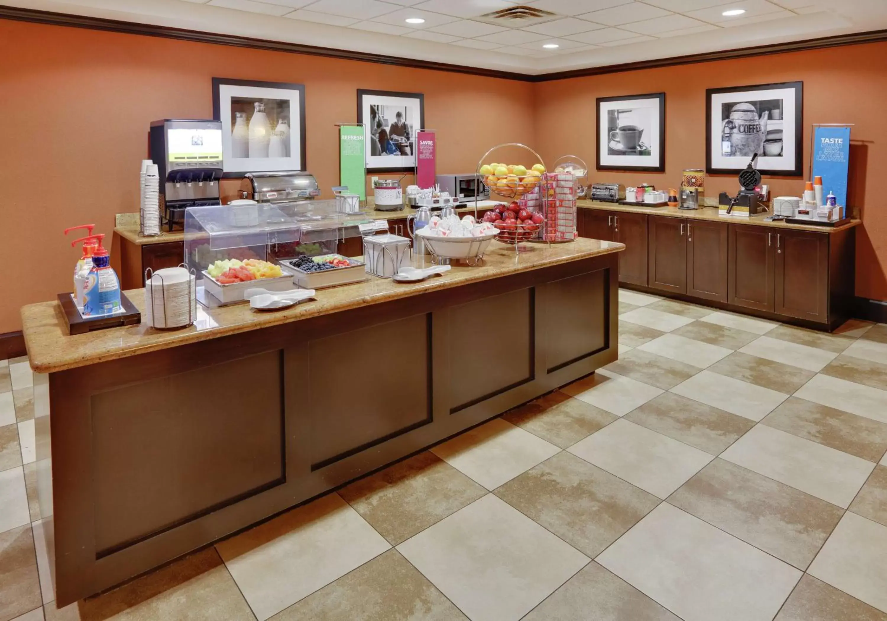 Dining area, Restaurant/Places to Eat in Hampton Inn & Suites Fort Worth/Forest Hill