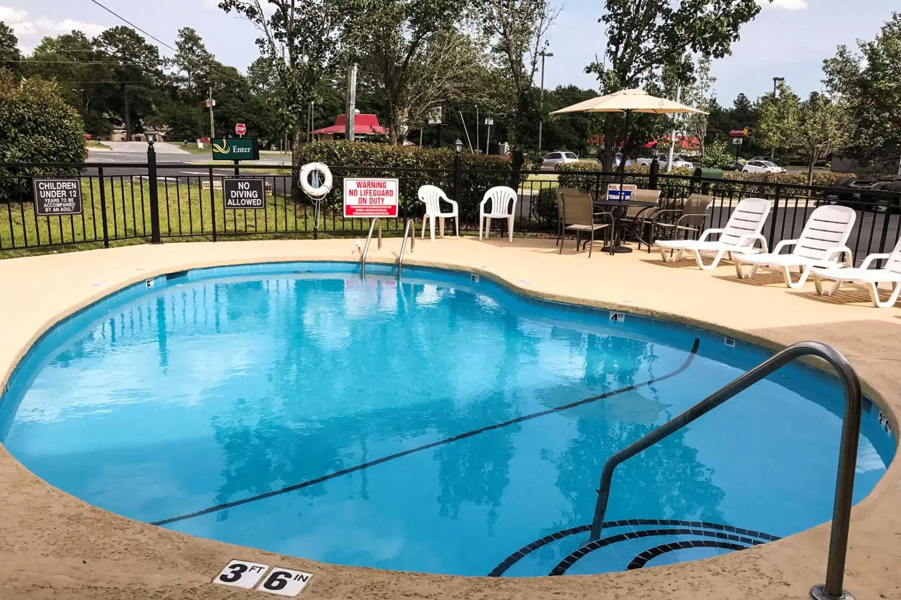 On site, Swimming Pool in Quality Inn Raeford