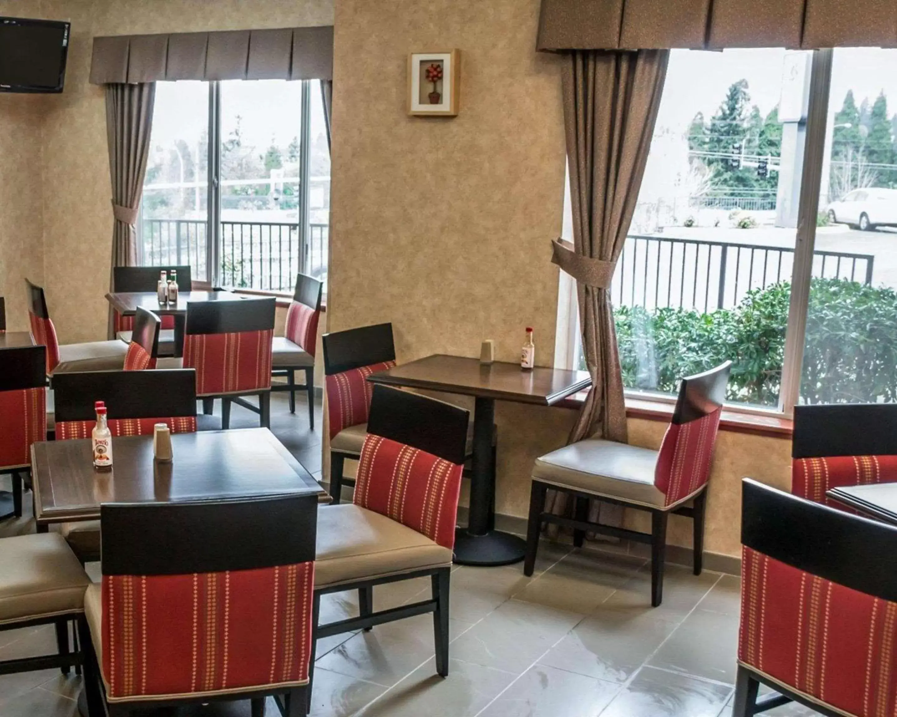 Restaurant/places to eat in Comfort Suites Portland Southwest Restaurant/places to eat in Comfort Suites Portland Southwest