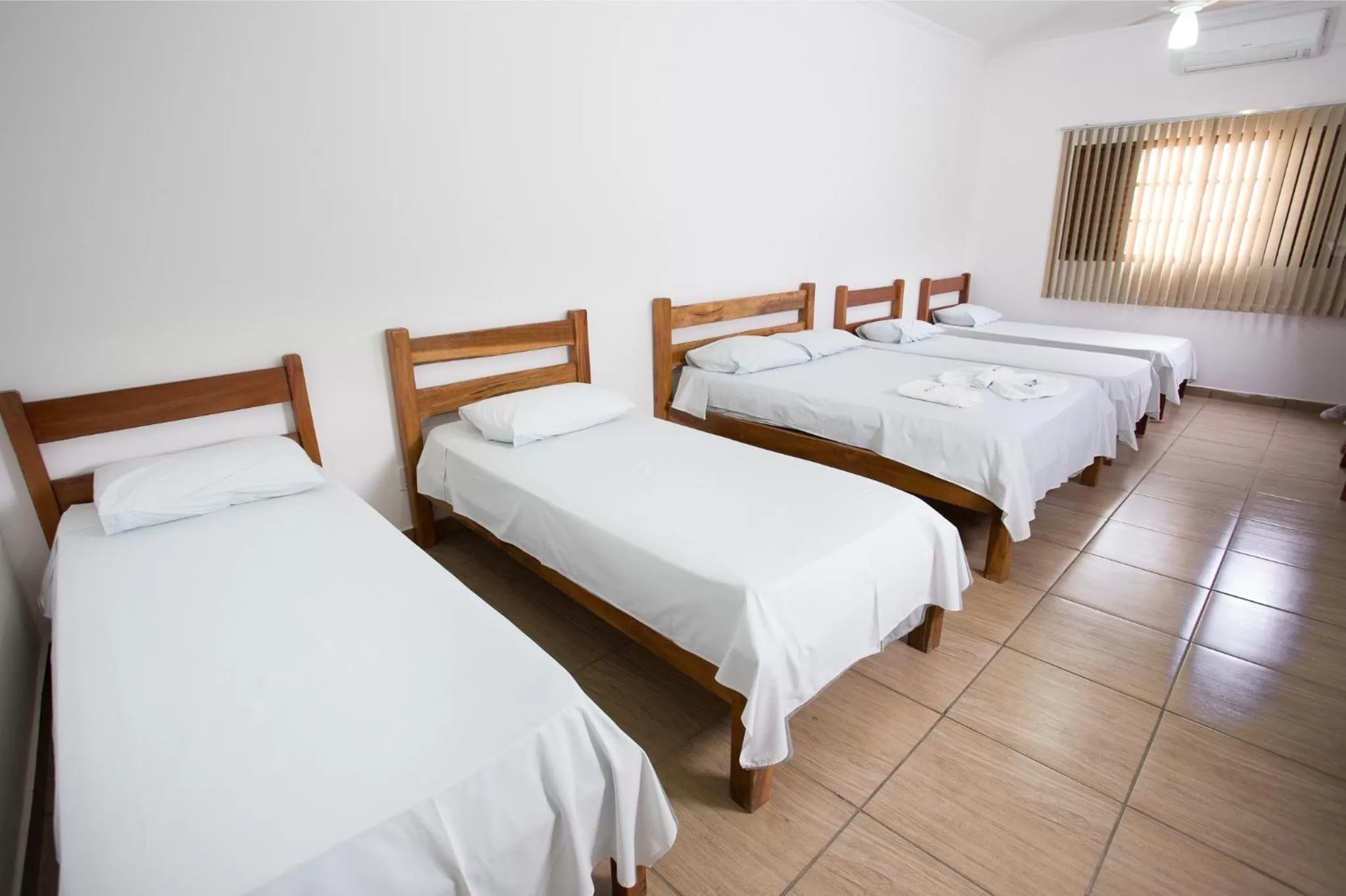Bed in Hotel Portela III - Aprox 600m do Thermas dos Laranjais e Hot Beach