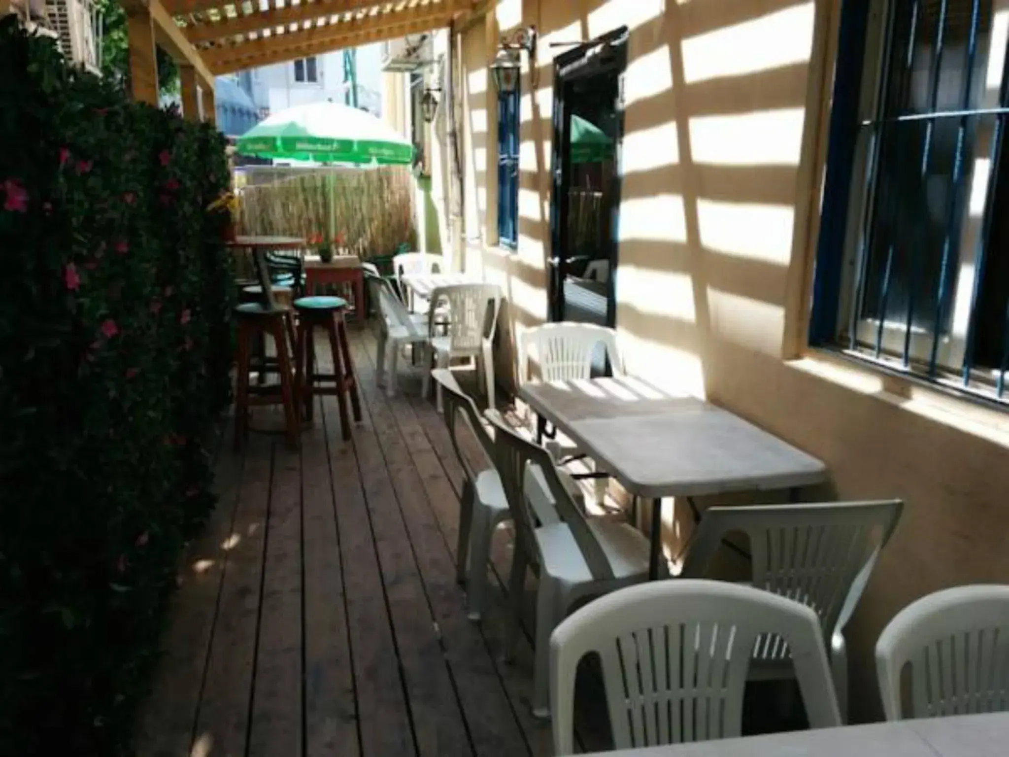 Balcony/Terrace, Restaurant/Places to Eat in Momos Hostel