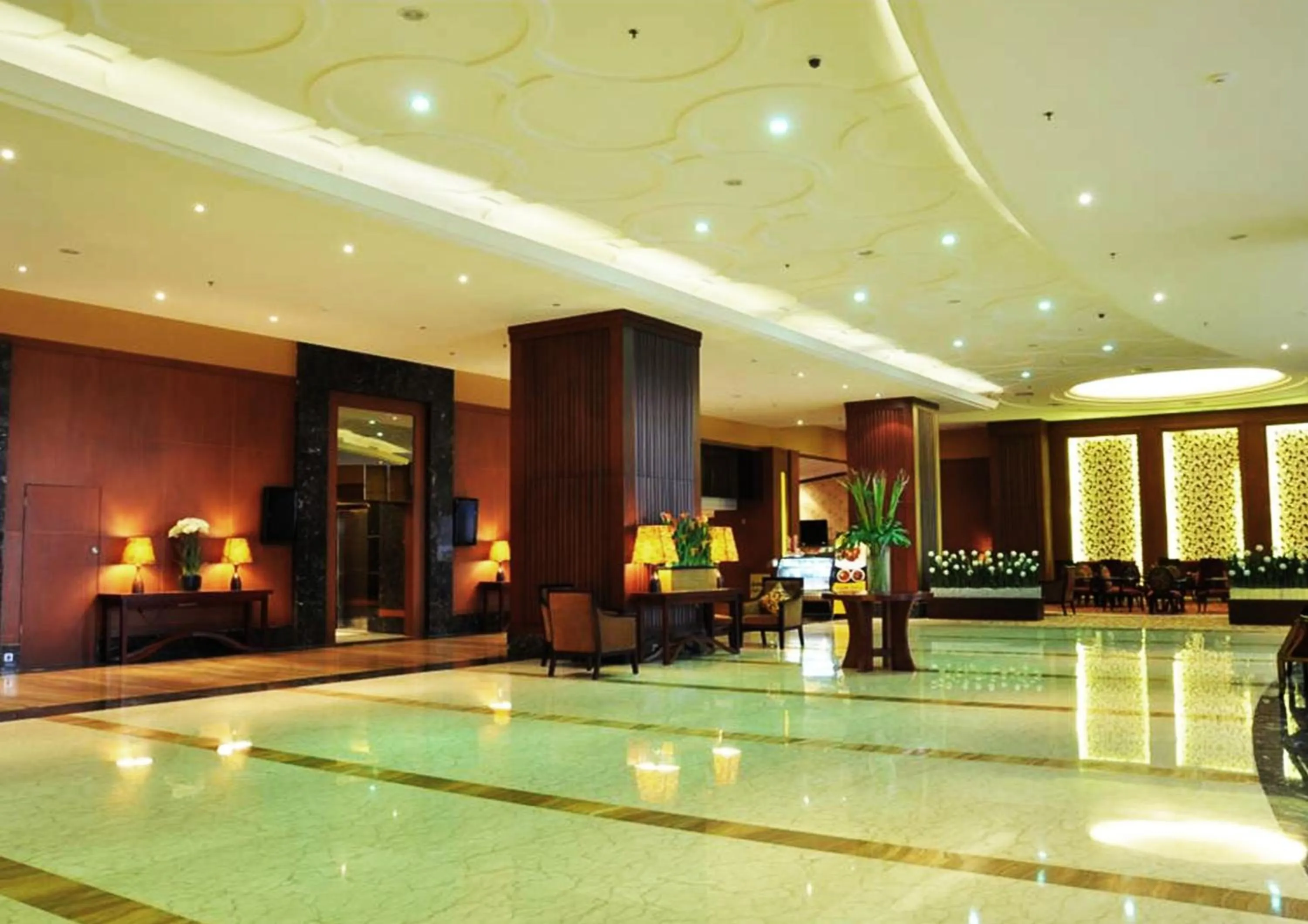 Lobby or reception in Best Western Mangga Dua Hotel & Residence