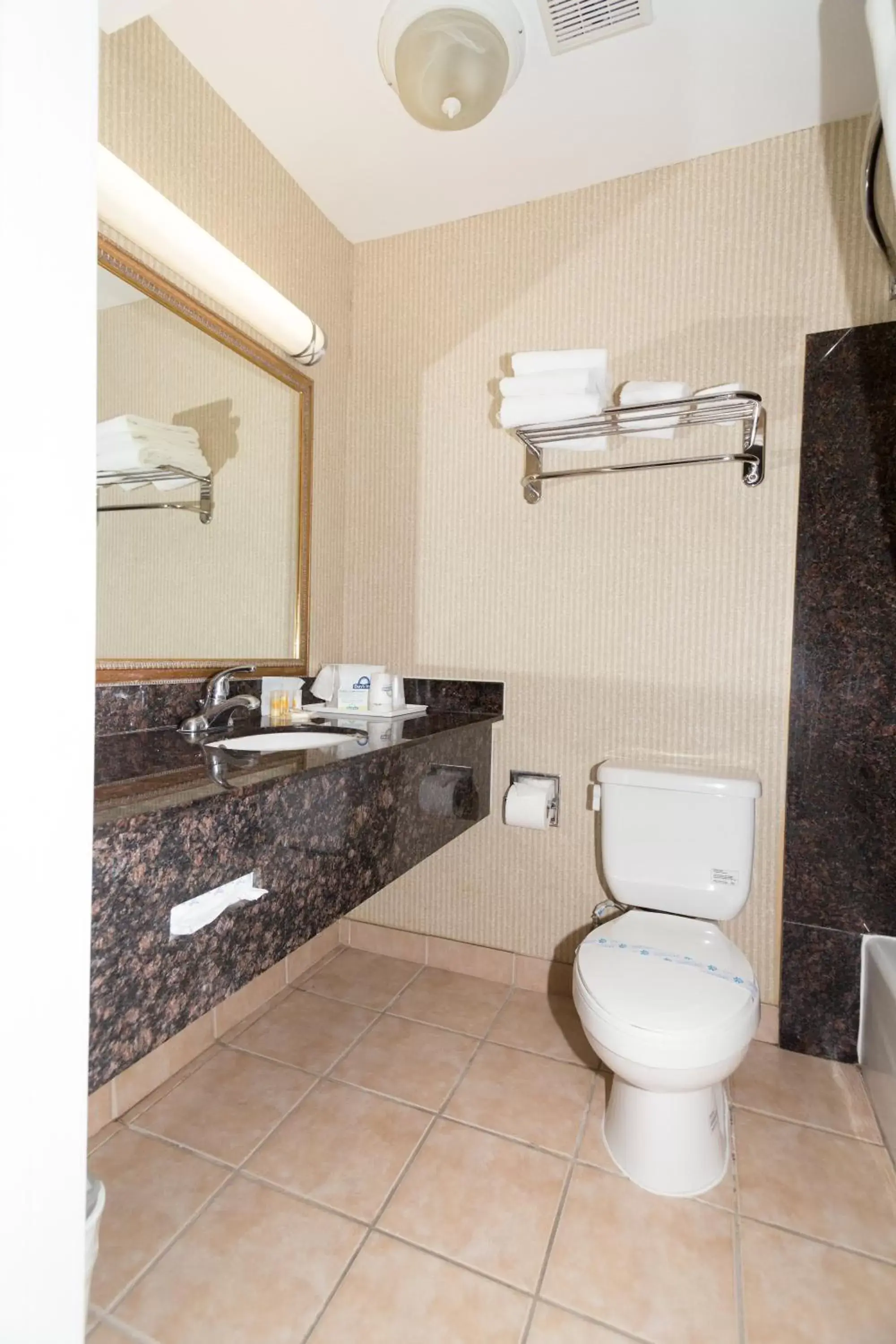 Deluxe king Studio Suite, Non-Smoking  in Days Inn & Suites by Wyndham Artesia