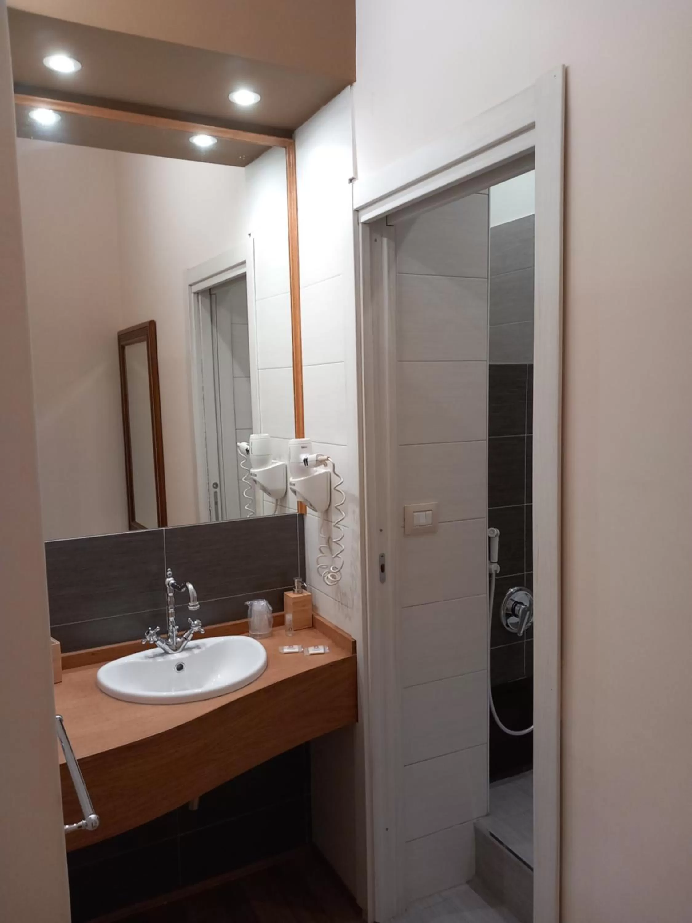 Bathroom in Hotel Tonic