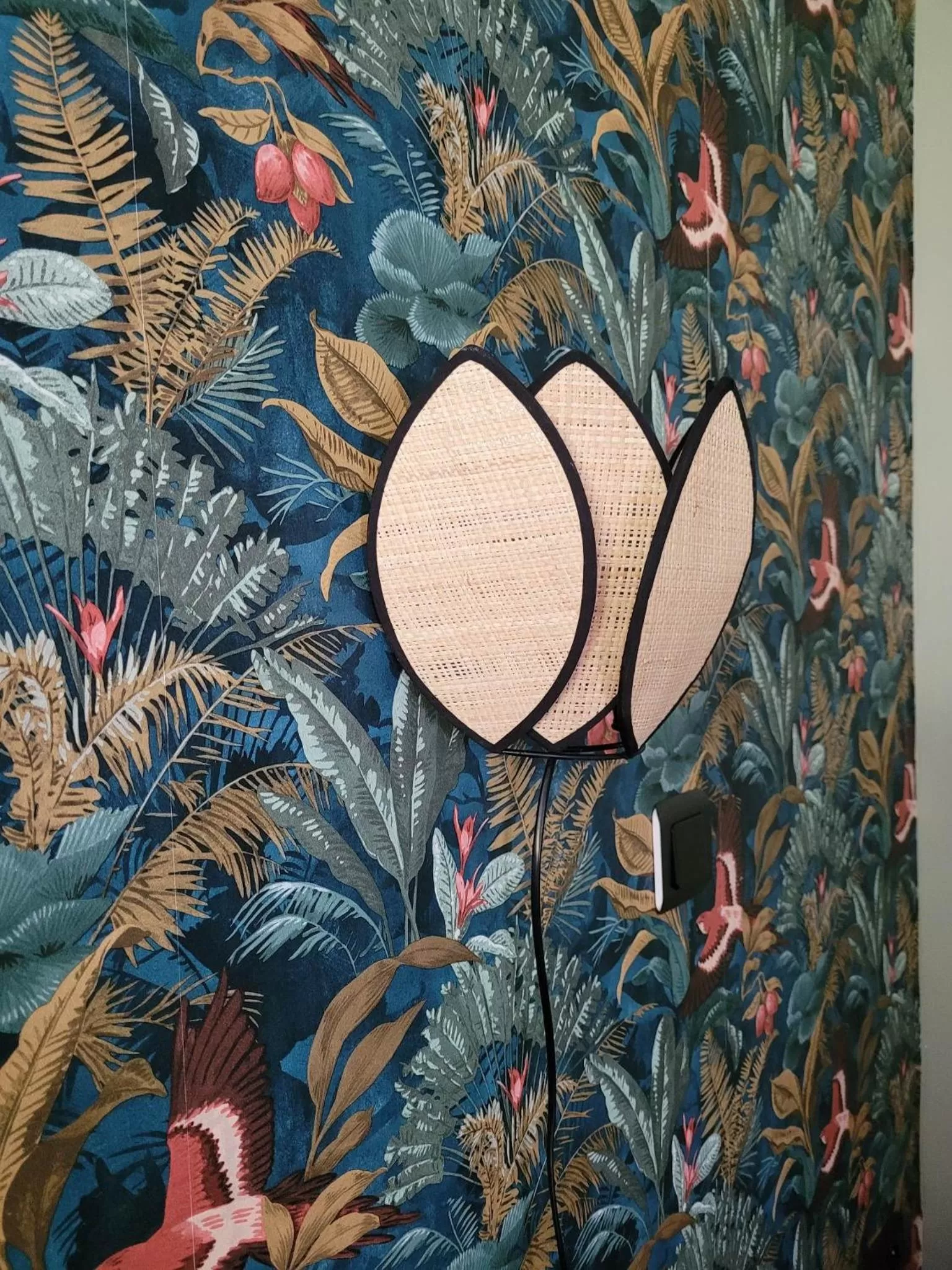 Decorative detail in A L'OMBRE DE LA TREILLE -Proche Saint-Emilion