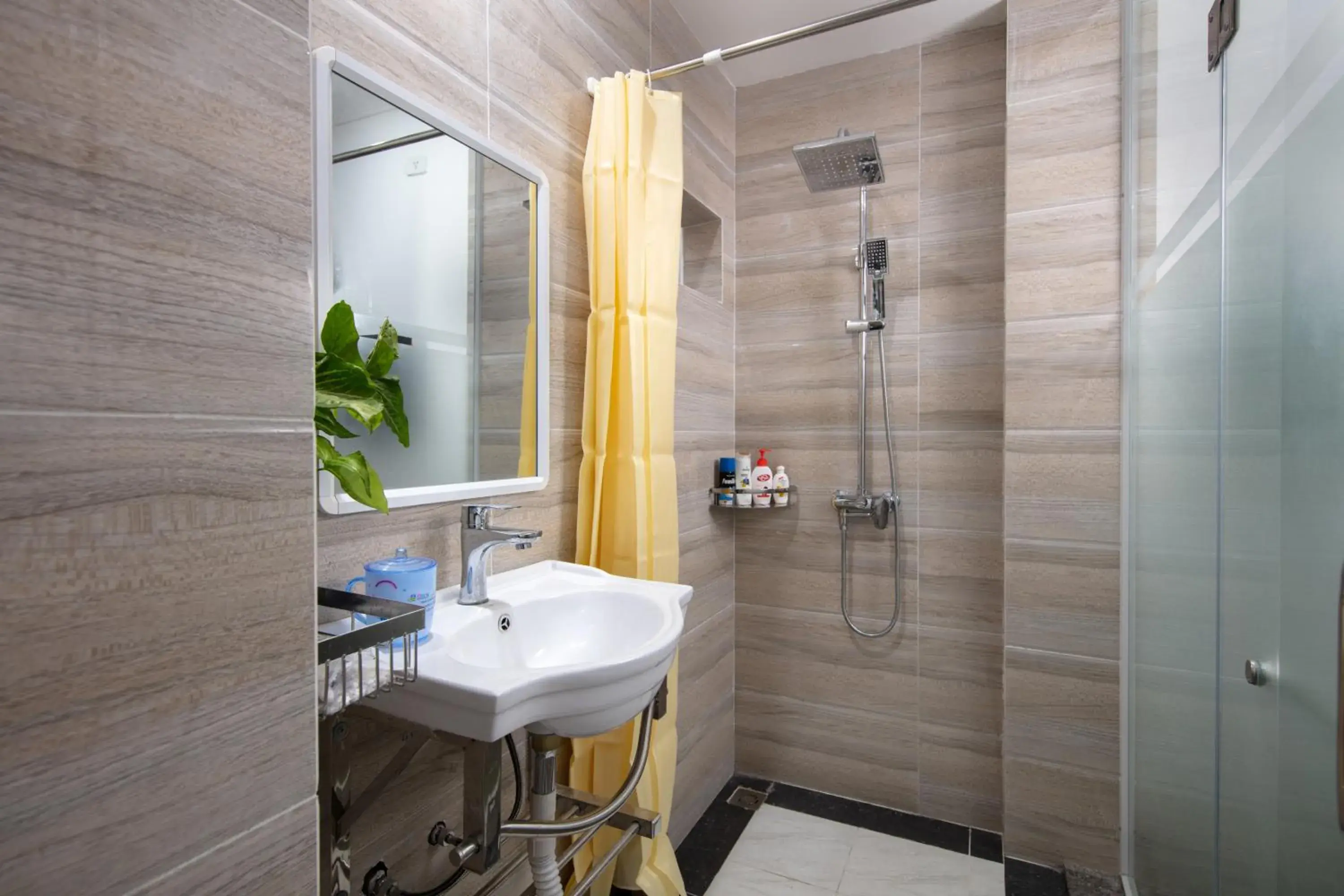 Shower, Bathroom in Busan Hotel