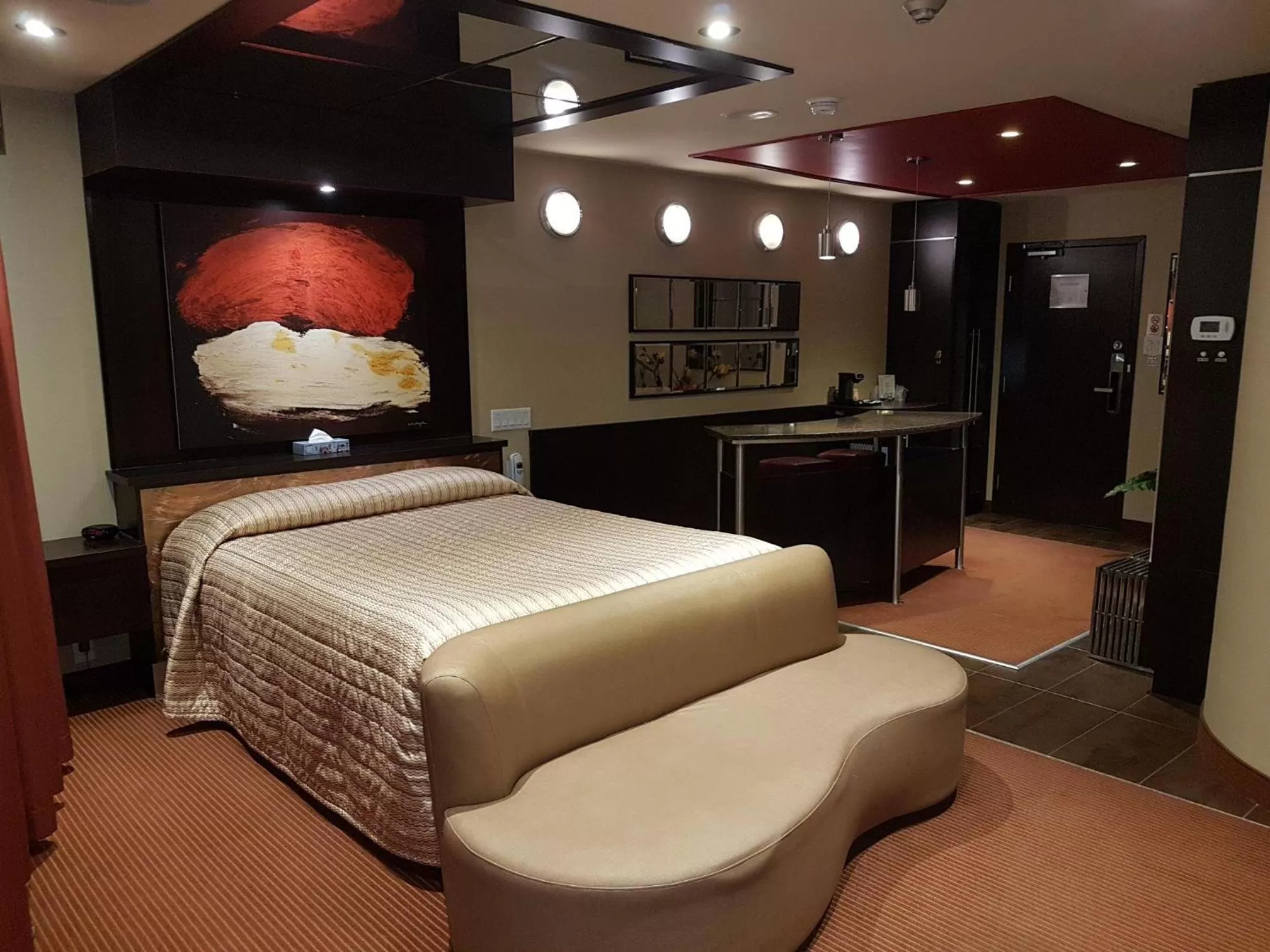 Photo of the whole room, Bed in Le Chabrol Hotel & Suites