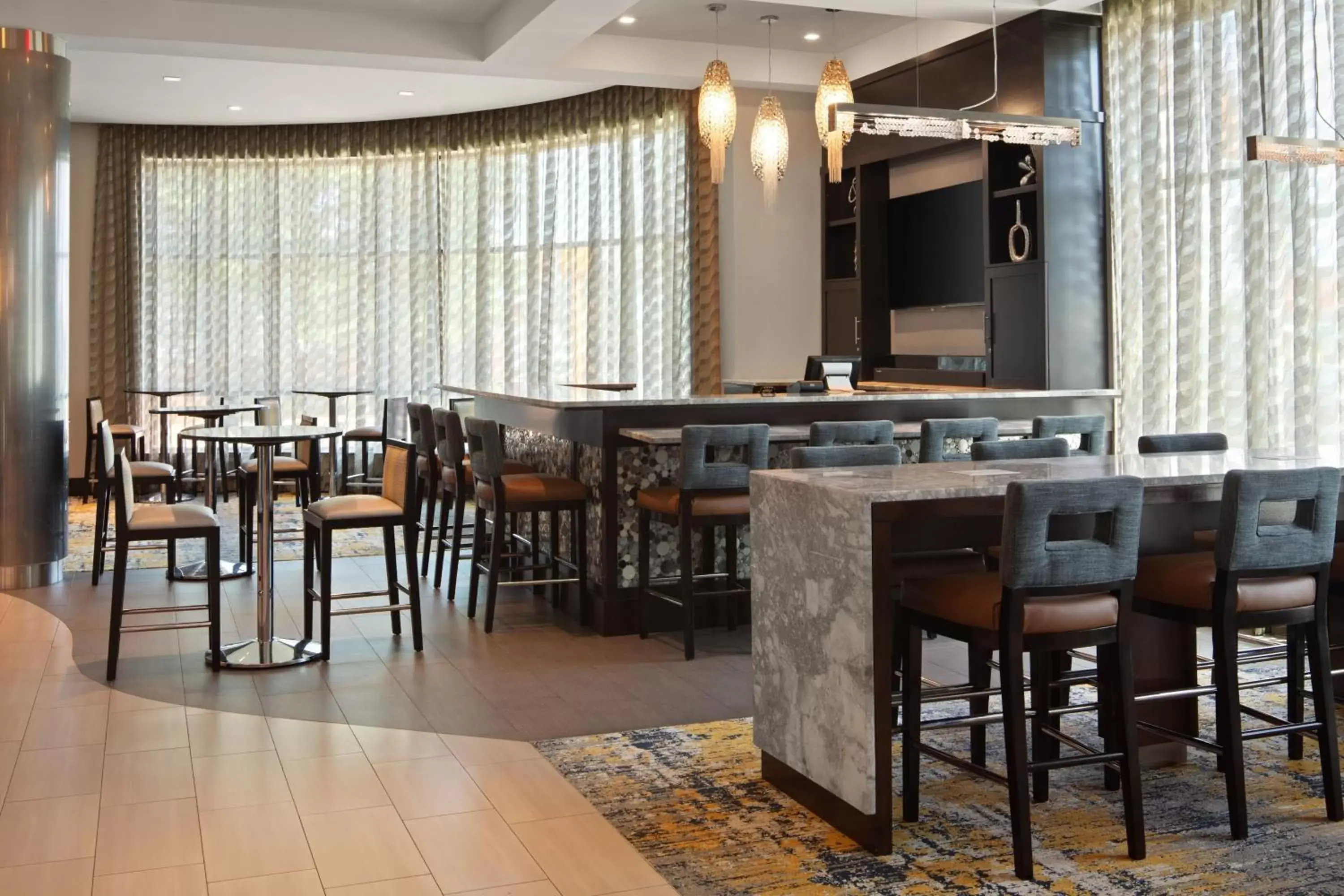 Restaurant/places to eat, Lounge/Bar in TownePlace Suites by Marriott Boston Logan Airport/Chelsea